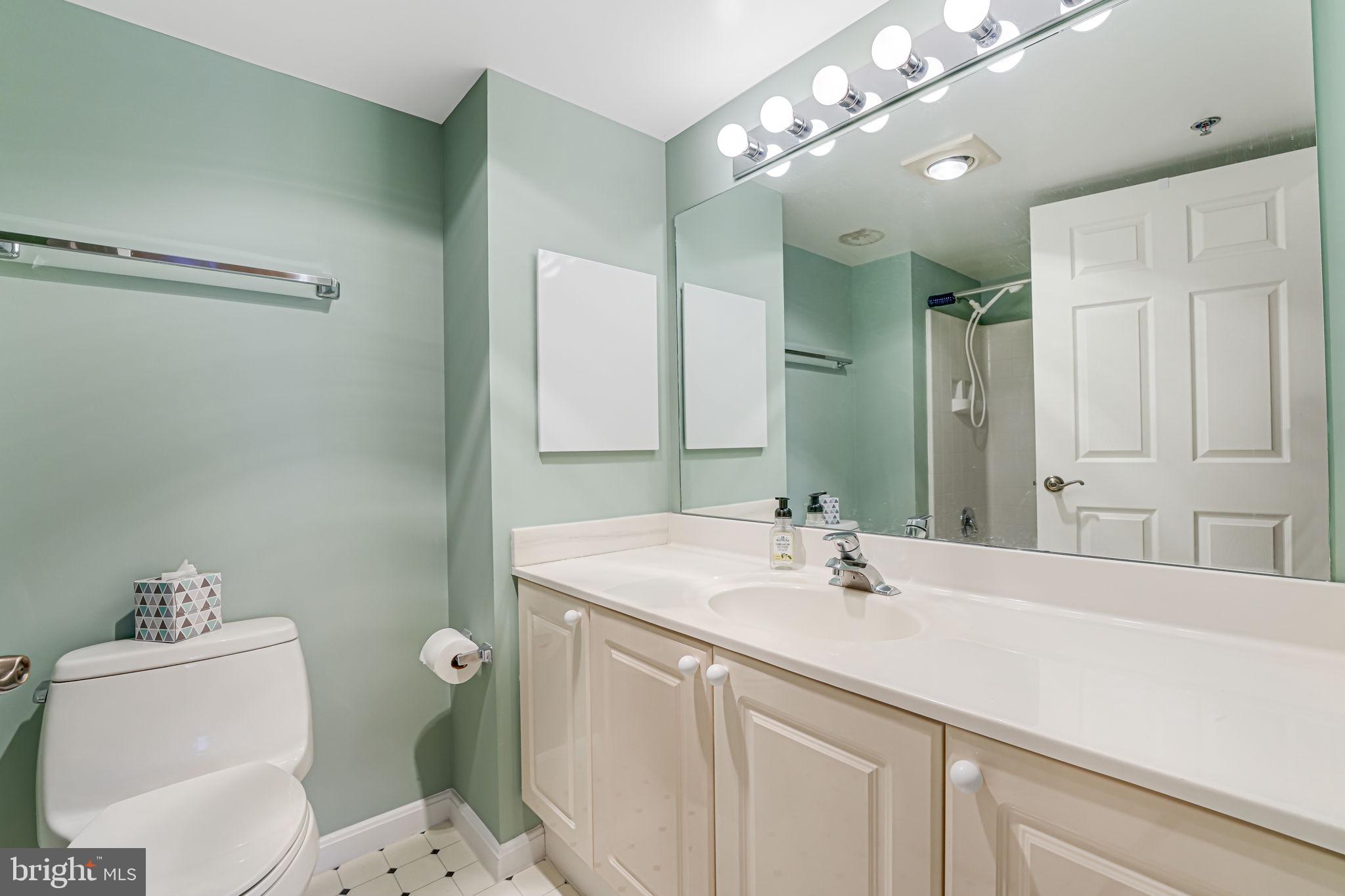 LANSDOWNE WOODS - Residential