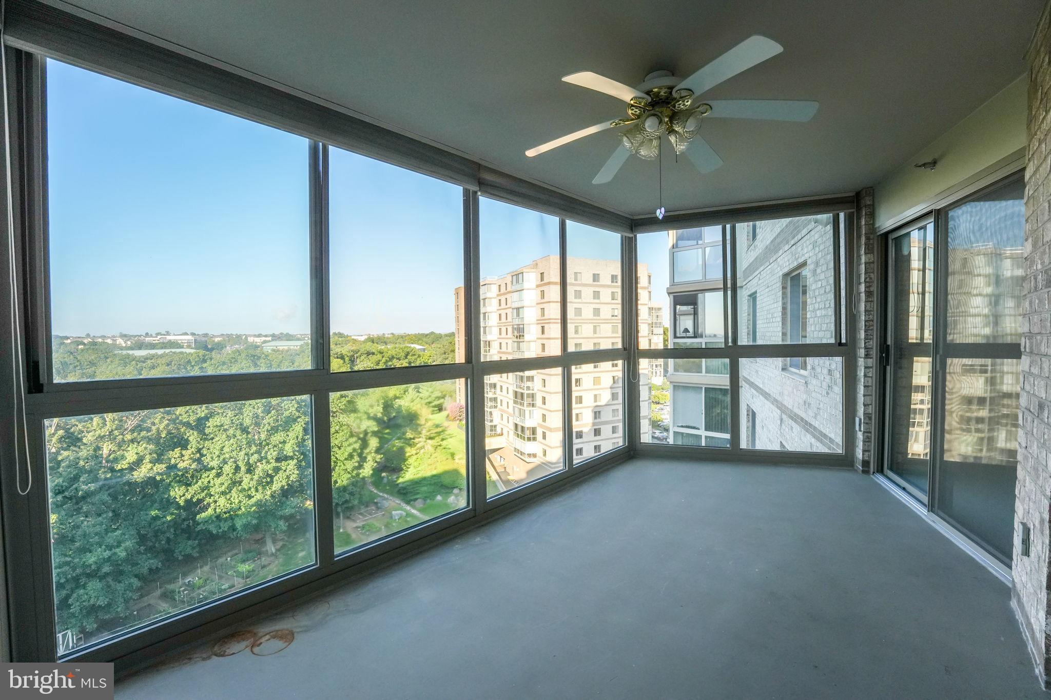 LANSDOWNE WOODS - Residential