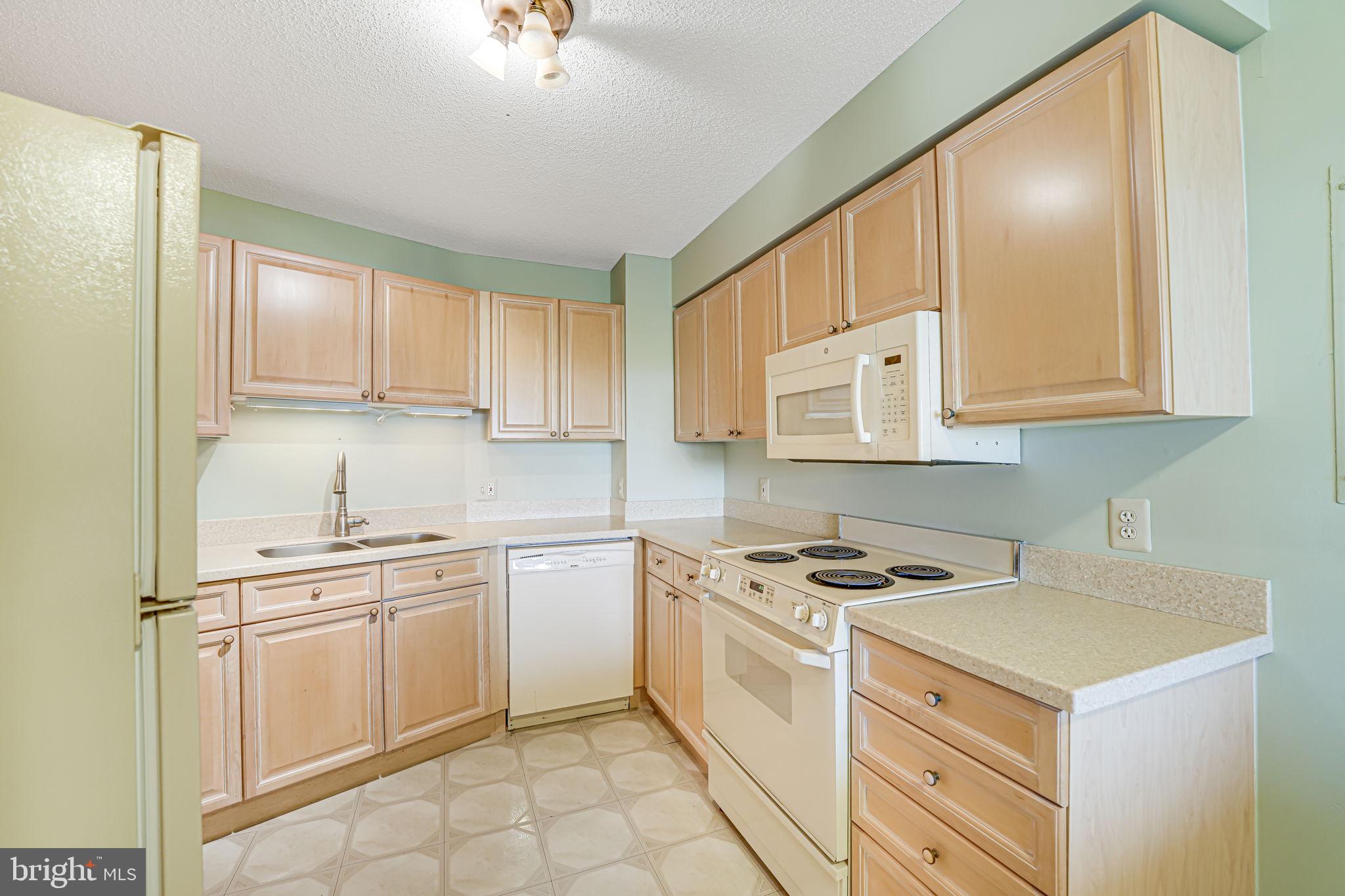 LANSDOWNE WOODS - Residential