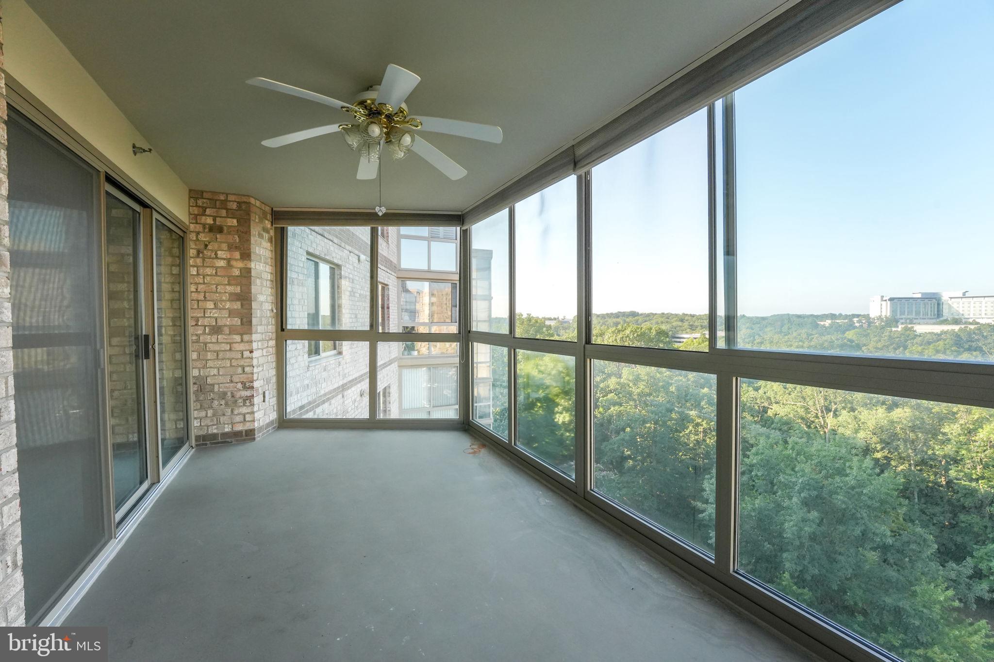 LANSDOWNE WOODS - Residential