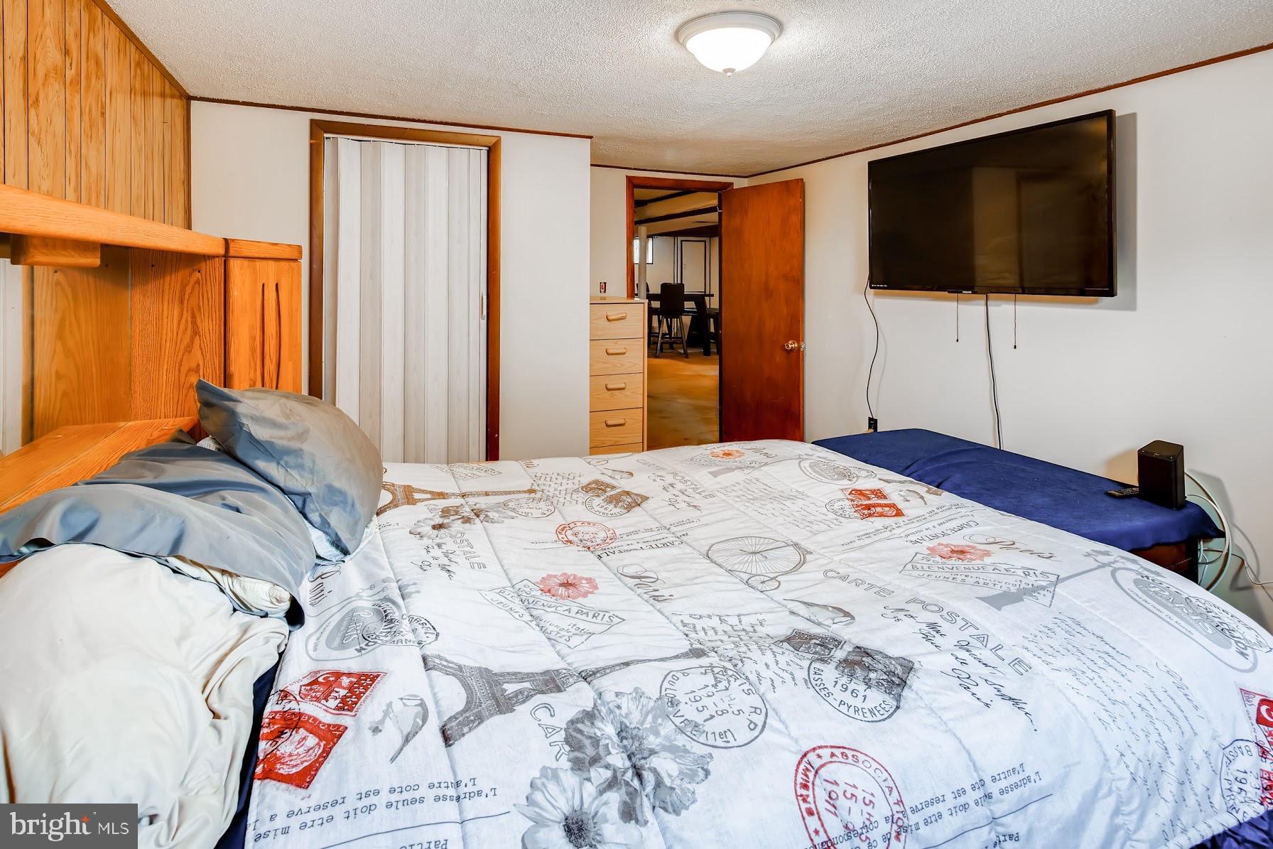 DEN LEE ACRES - Residential