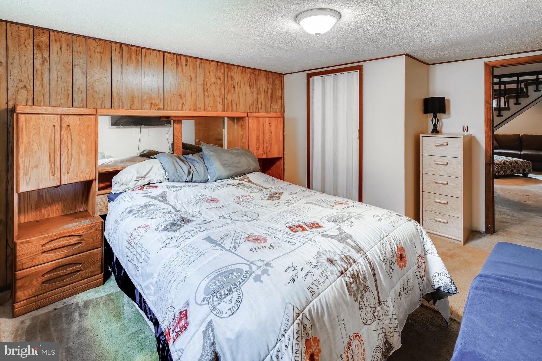 DEN LEE ACRES - Residential