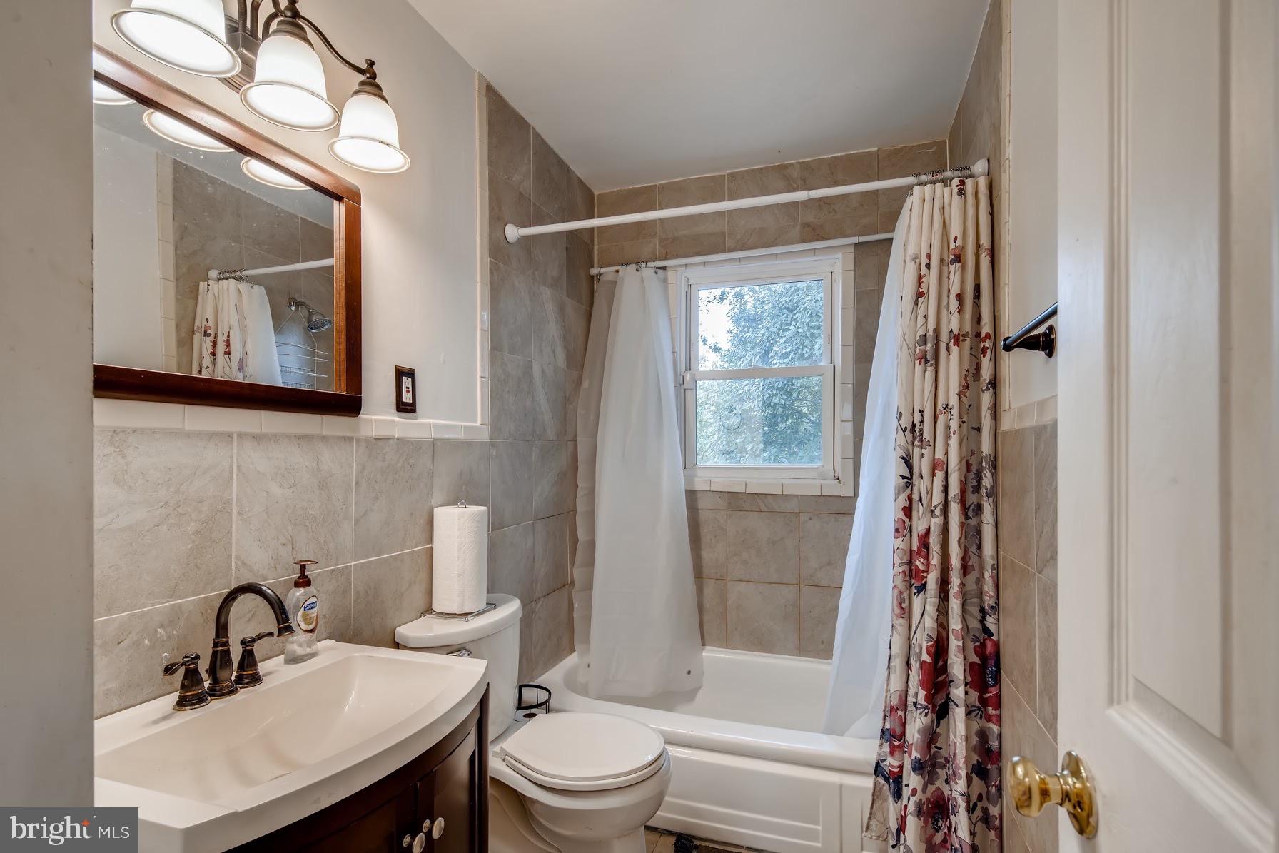 DEN LEE ACRES - Residential