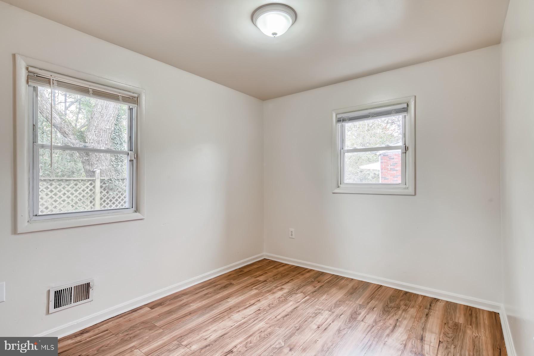 DEN LEE ACRES - Residential