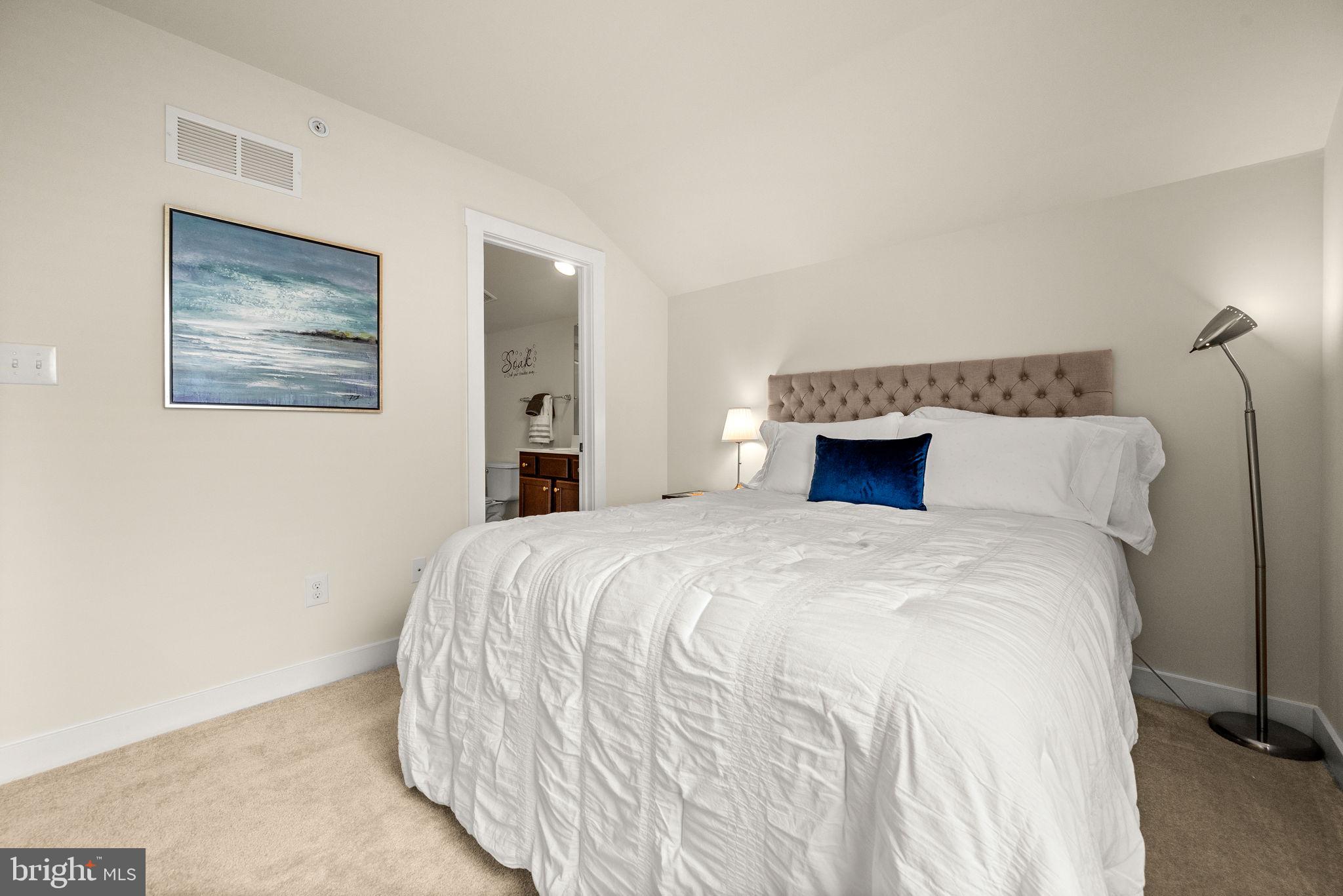 WATERSIDE - Residential