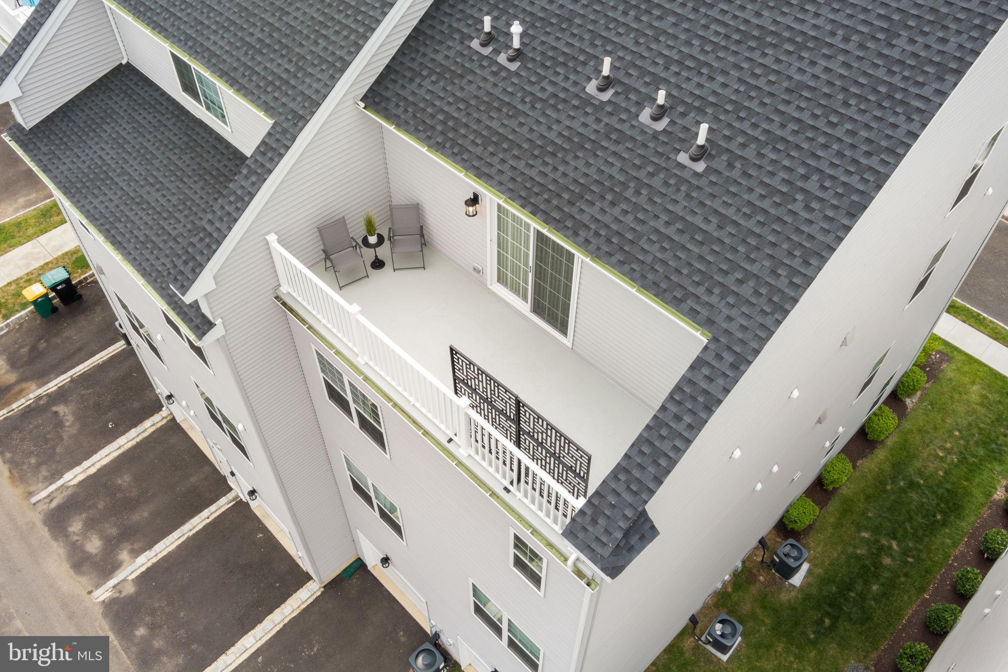 WATERSIDE - Residential