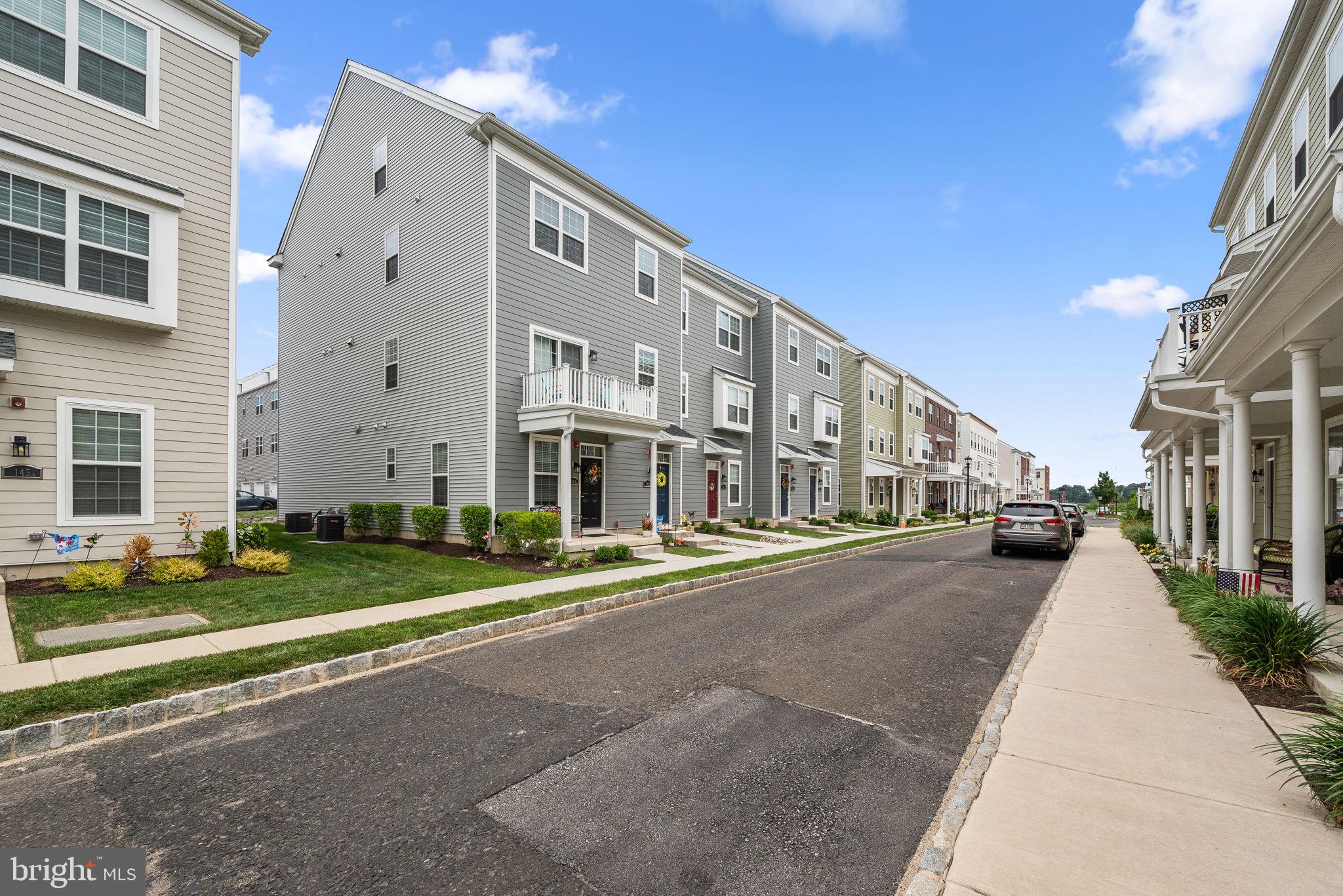 WATERSIDE - Residential