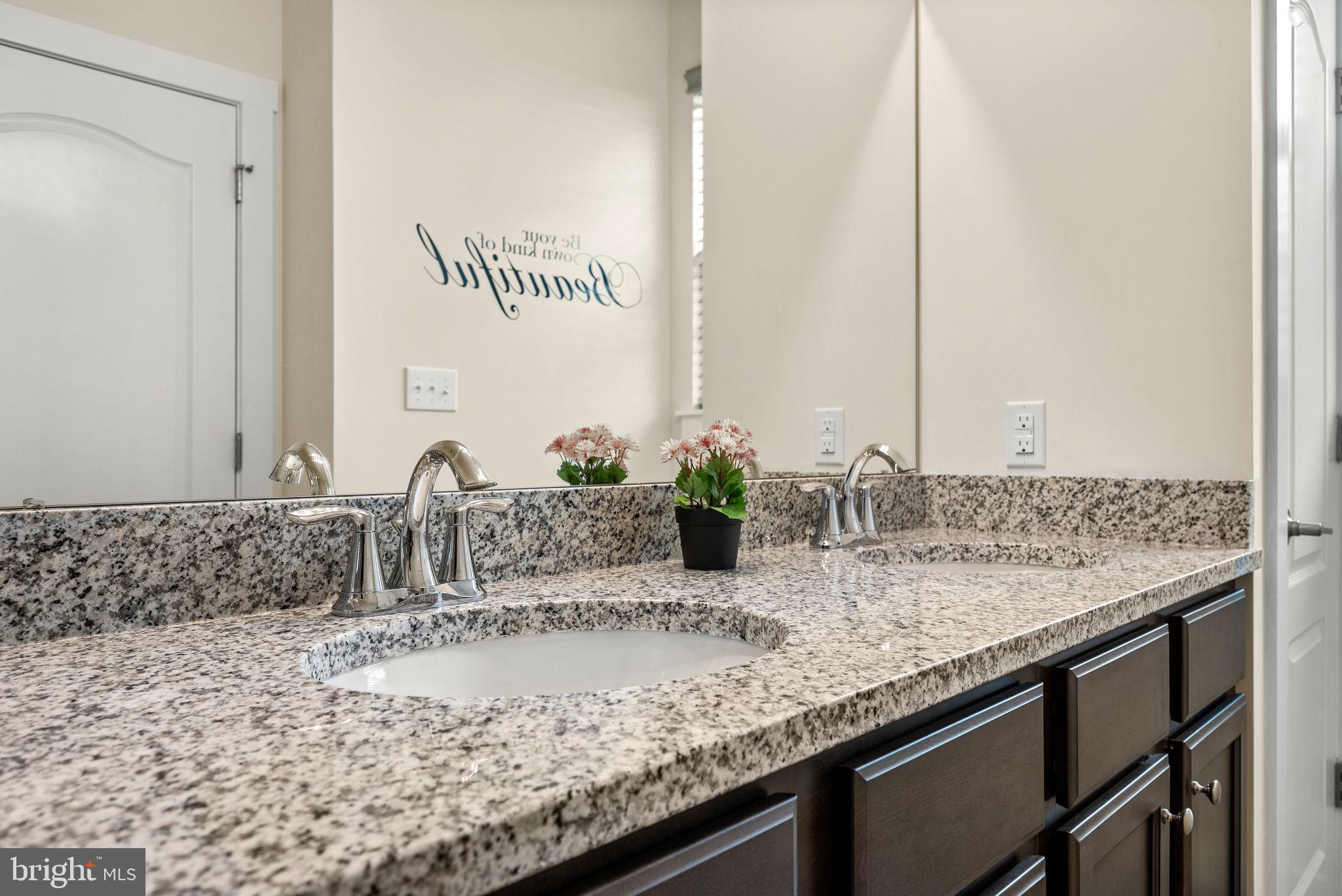 WATERSIDE - Residential