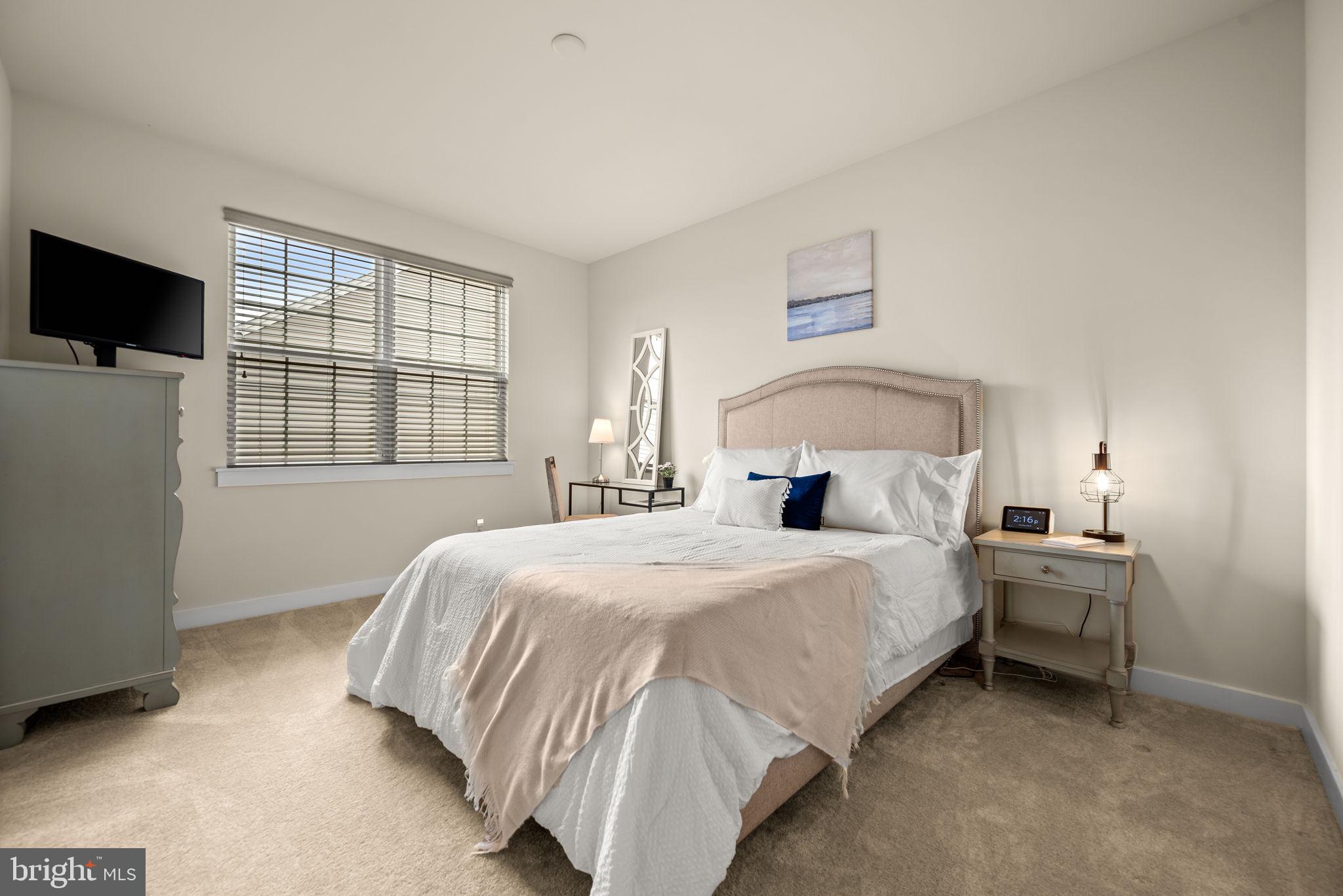 WATERSIDE - Residential