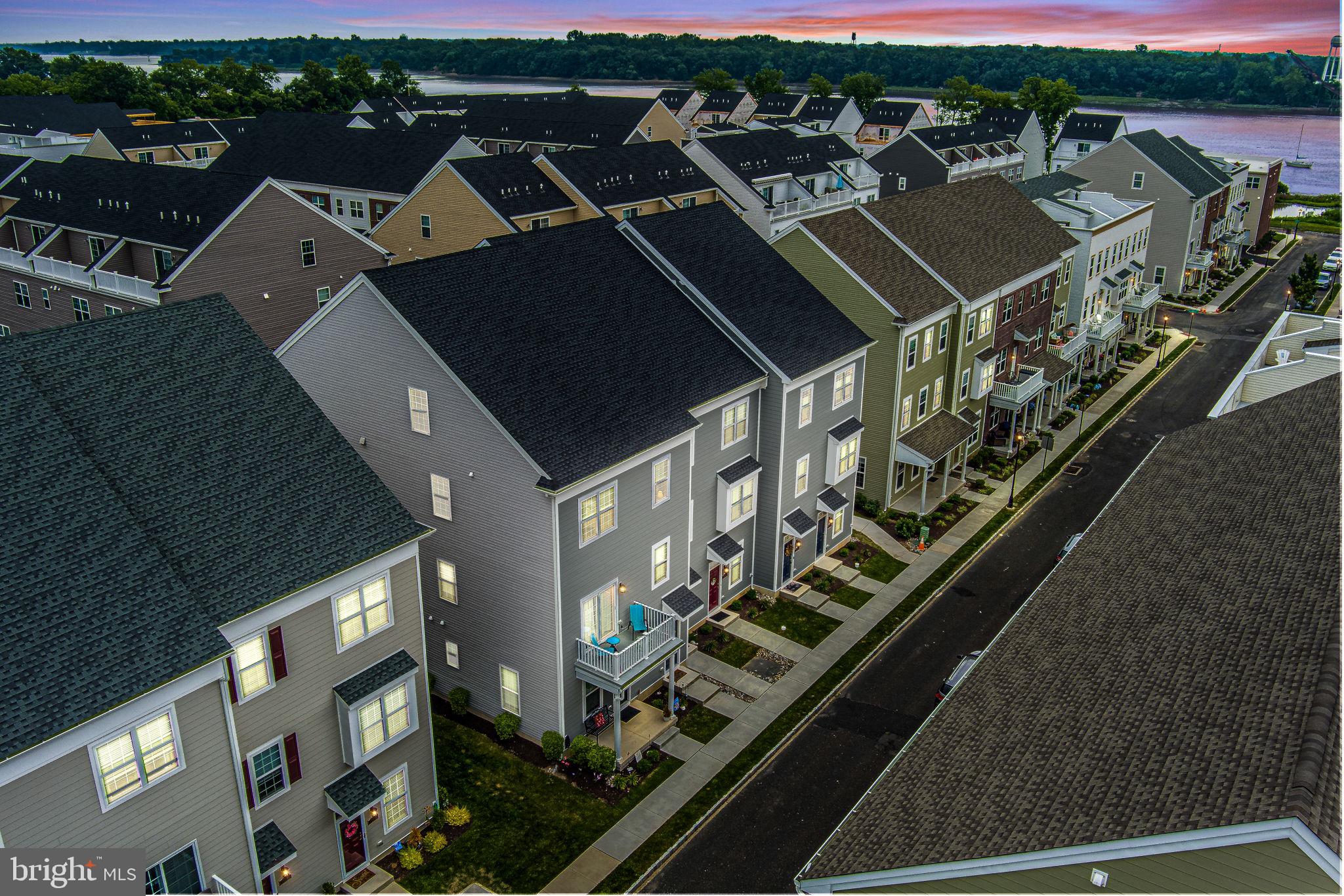 WATERSIDE - Residential