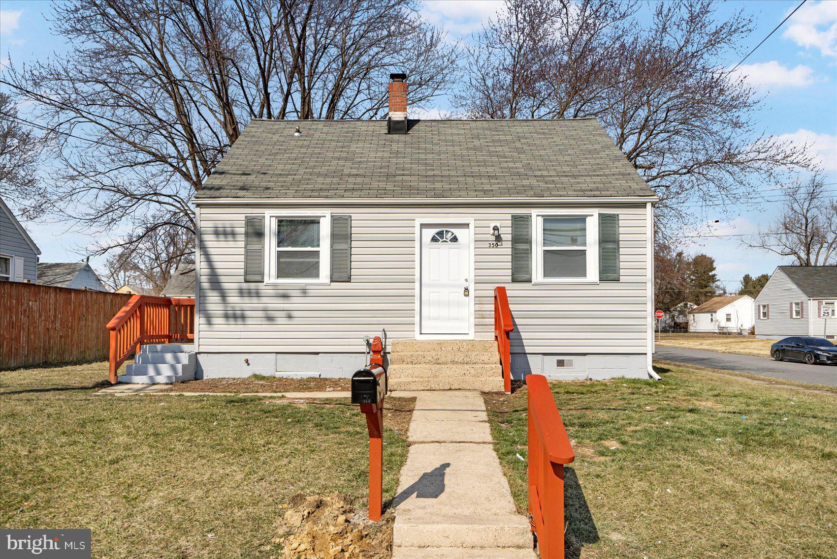 Welcome Home to 350 Old Post Road. This Beautifully updated single family home has the space you need to create a life you desire. Boasting an array of sleek finishes throughout, this 2 Bedroom 1 Bathroom home has so much to offer. Offering a spacious living room, kitchen, 2 spacious bedrooms and full bathroom. Kitchen boasts S/S appliances, white shaker cabinets, quartz counters and MORE! Bathroom has all new ceramic tile and all new fixtures. Book your private showing today before it's gone!!