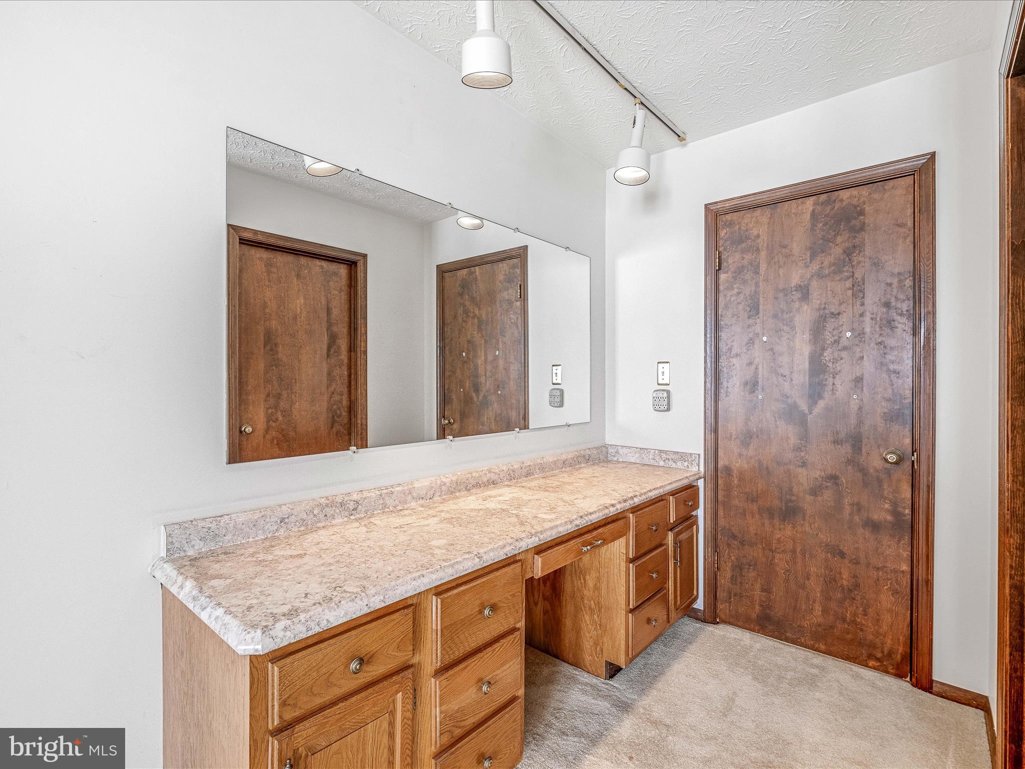 WOODBRIER MANOR - Residential