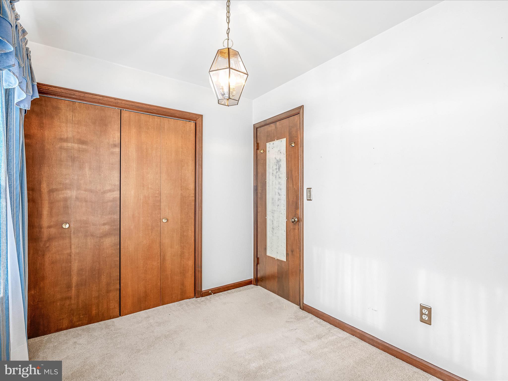 WOODBRIER MANOR - Residential