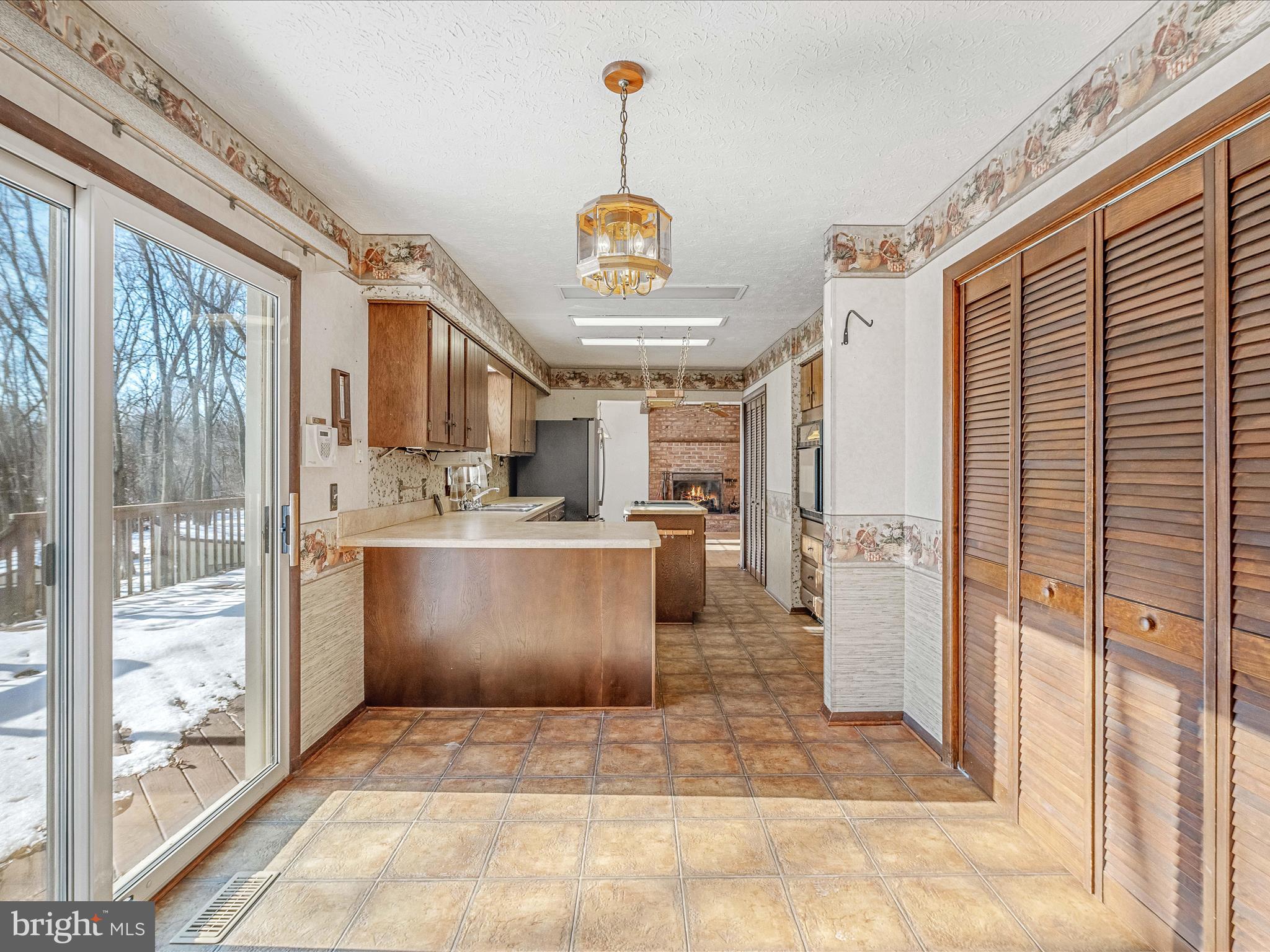 WOODBRIER MANOR - Residential