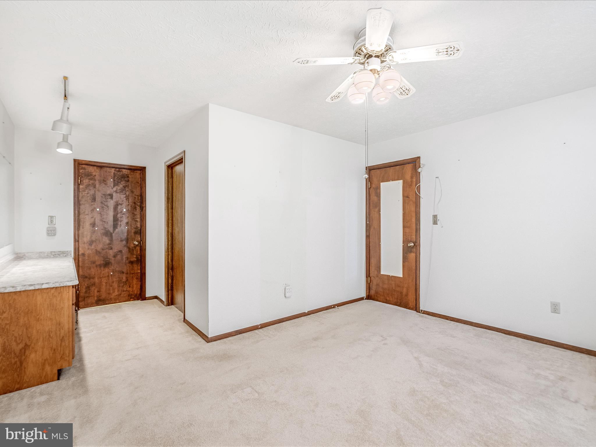 WOODBRIER MANOR - Residential