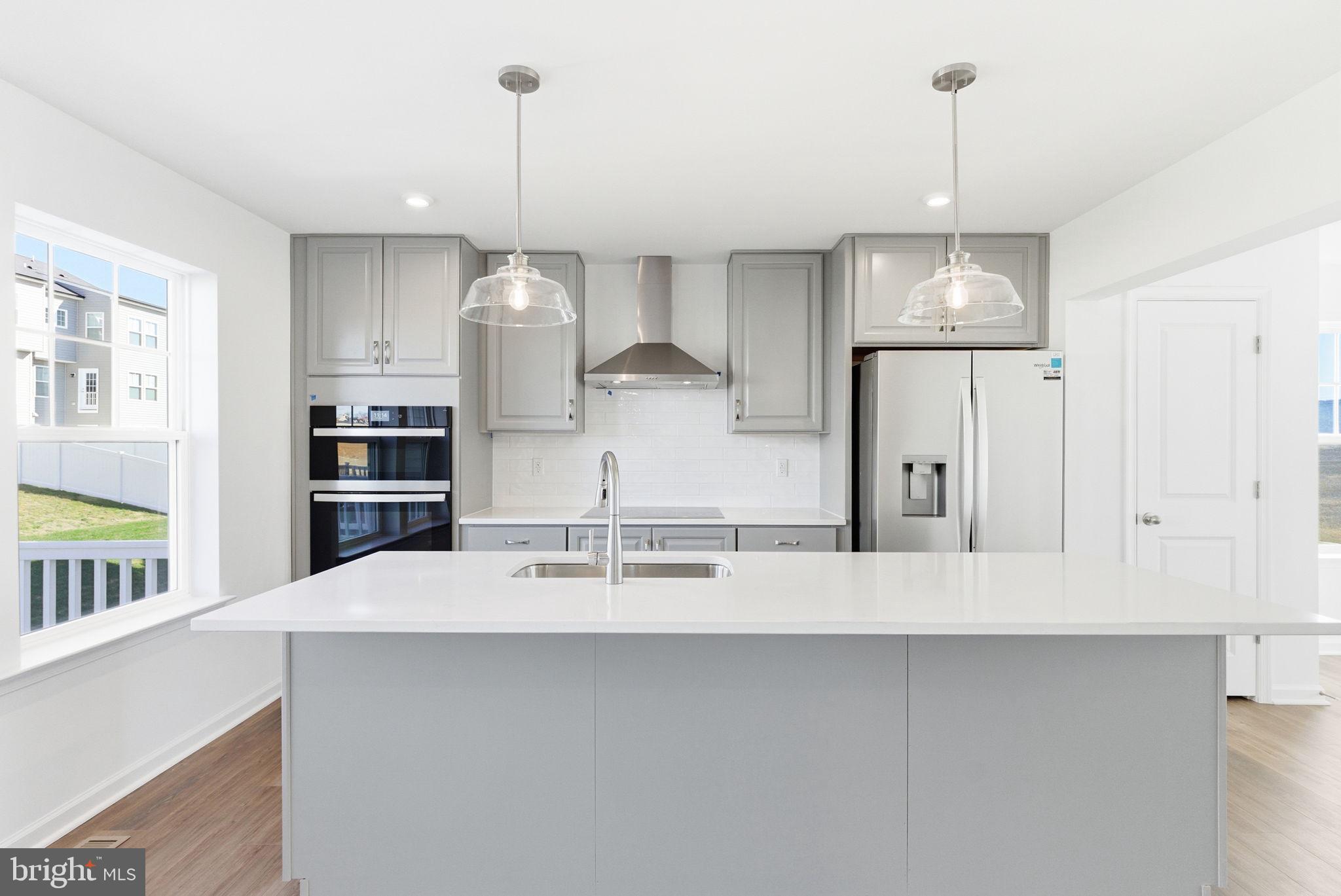 KING'S CROSSING - Residential