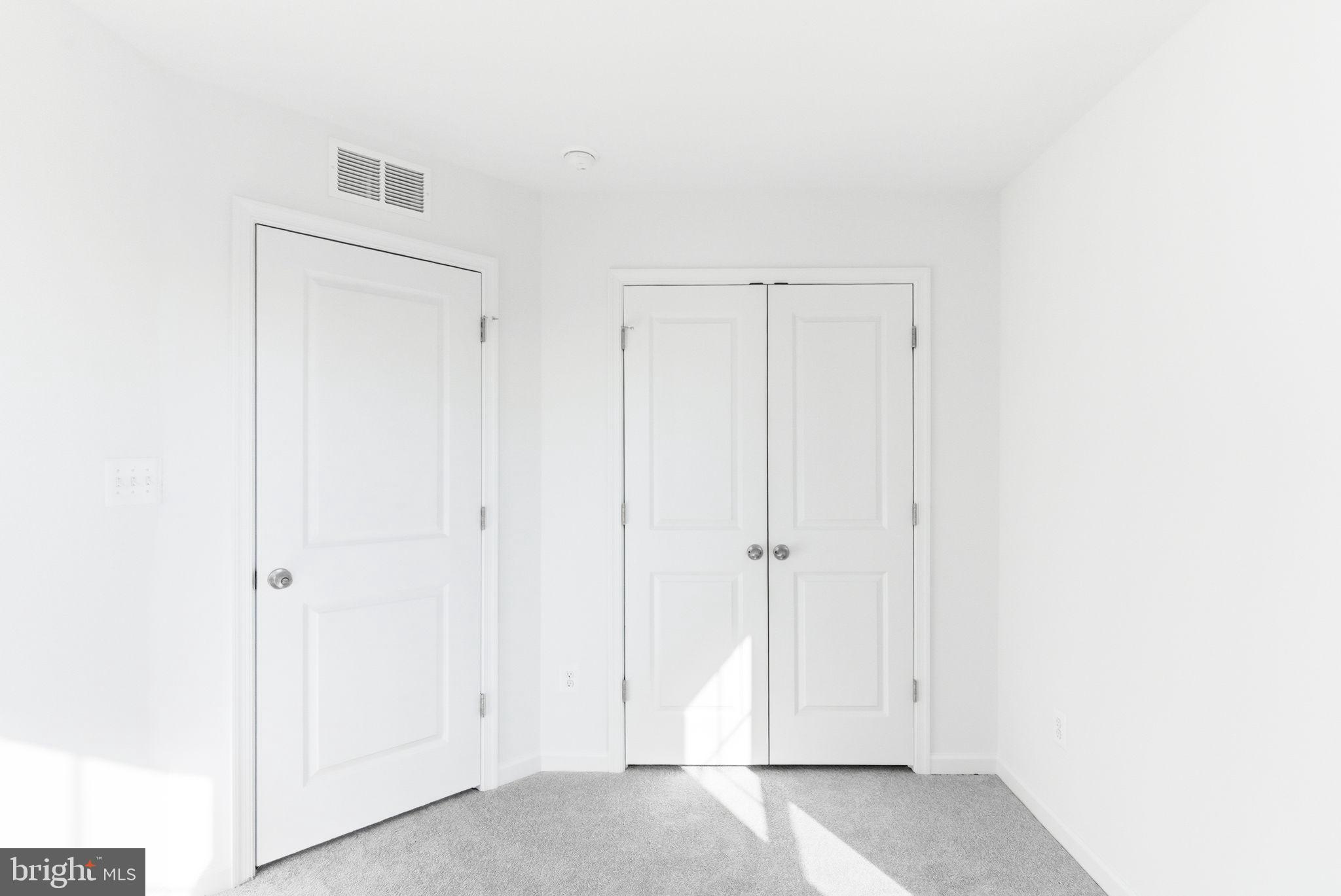 KING'S CROSSING - Residential