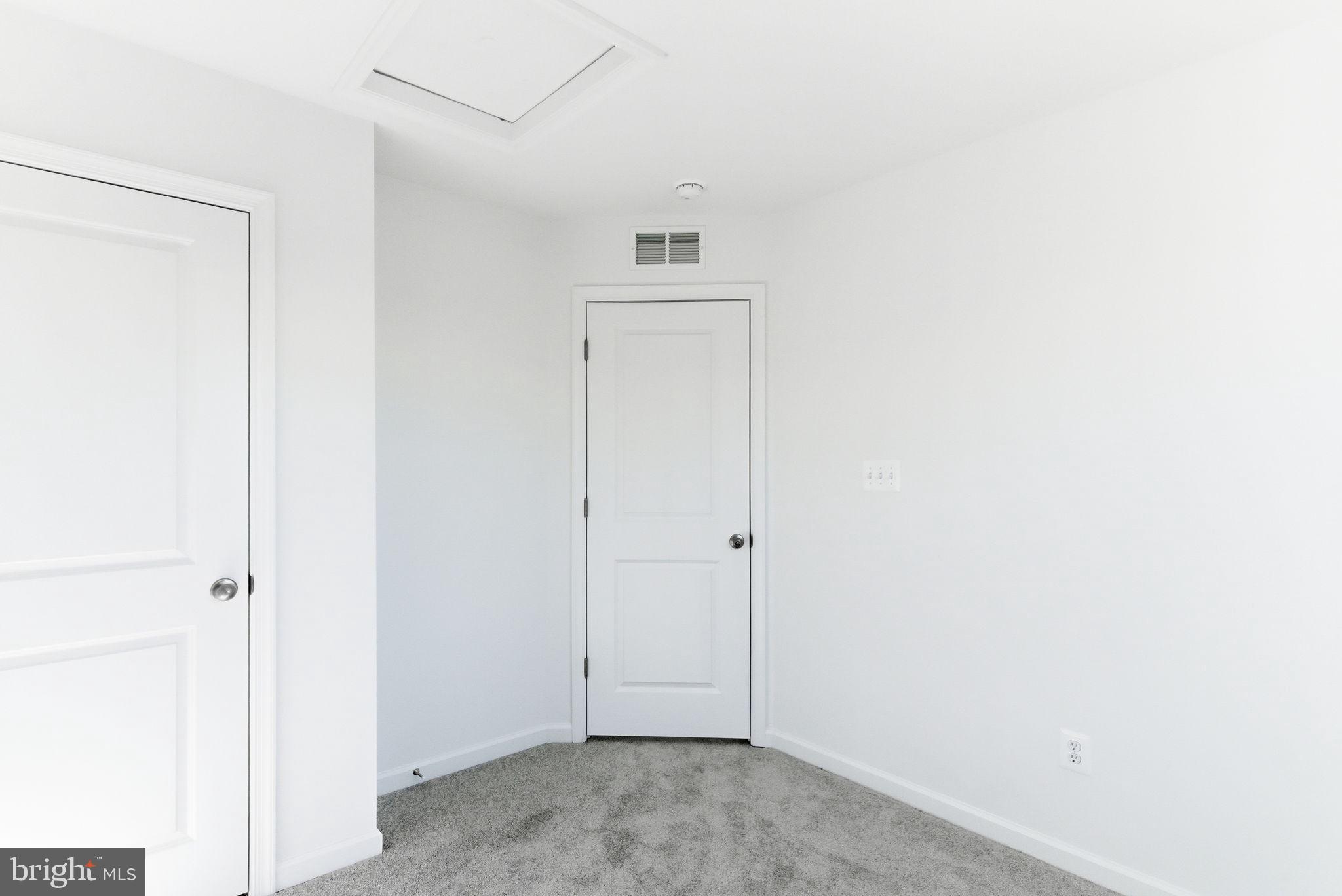 KING'S CROSSING - Residential