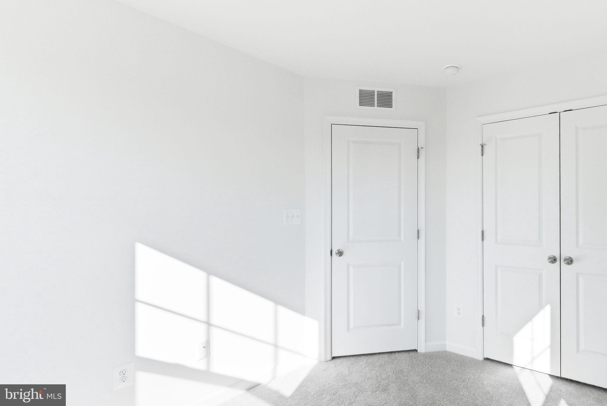 KING'S CROSSING - Residential