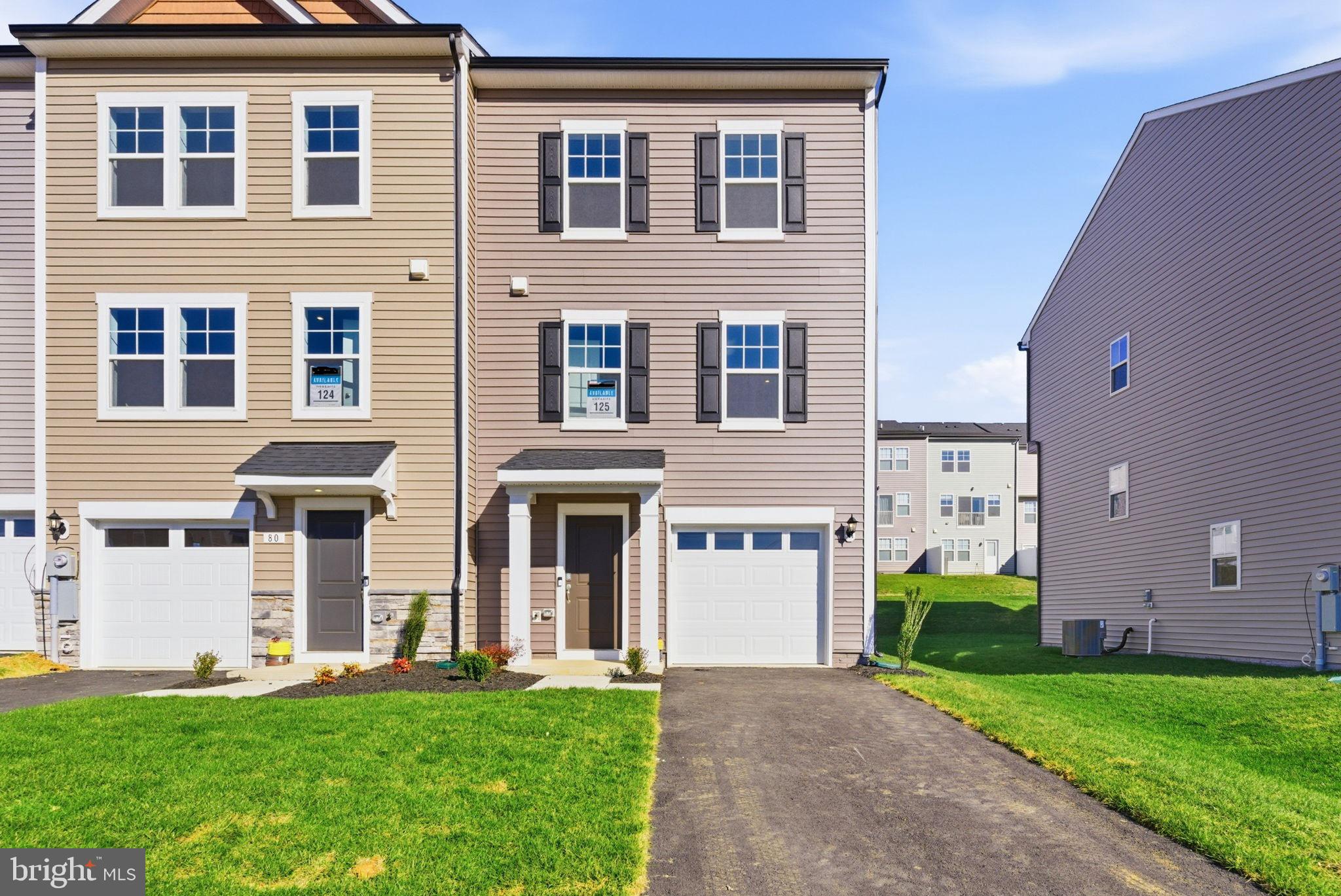 KING'S CROSSING - Residential