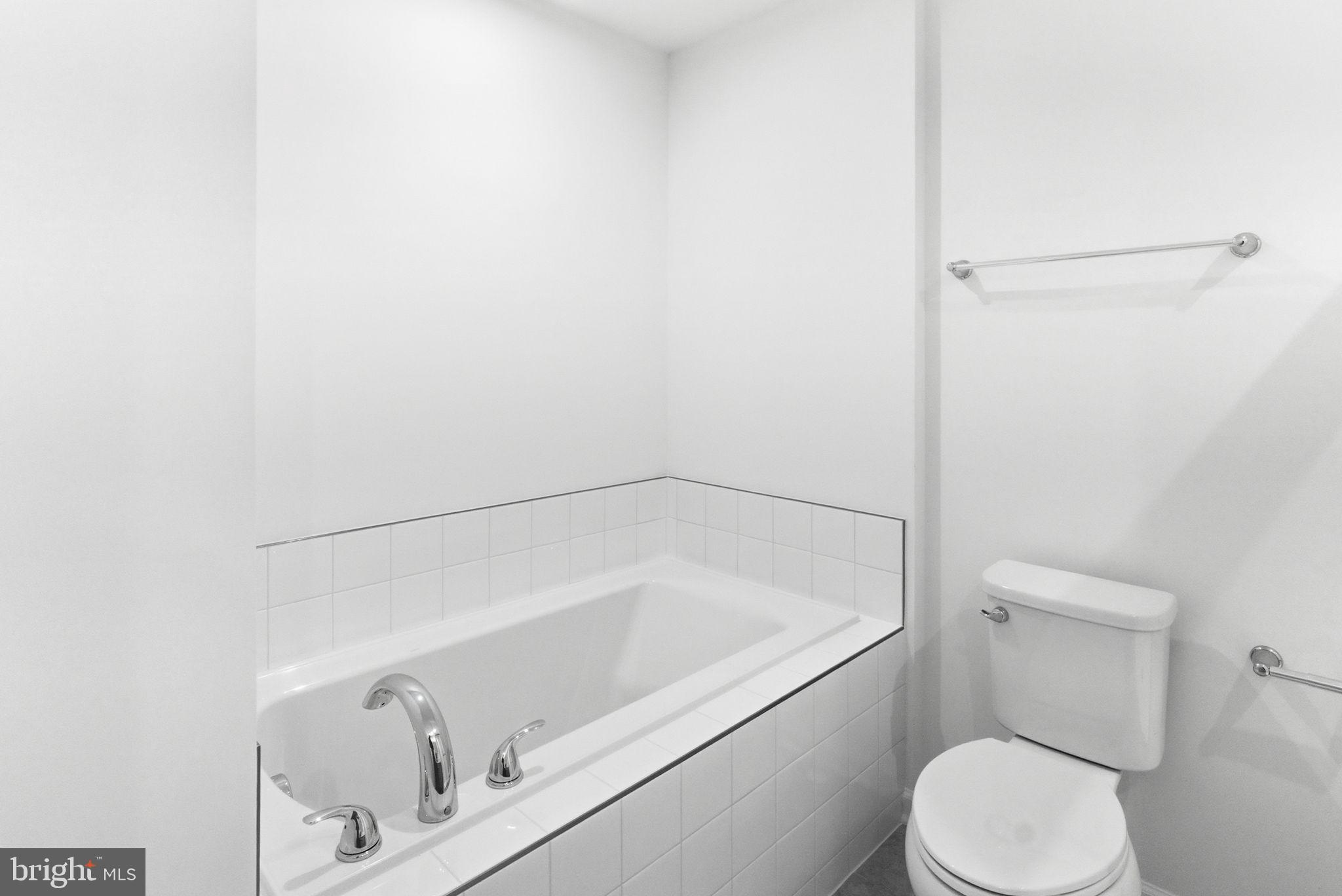 KING'S CROSSING - Residential