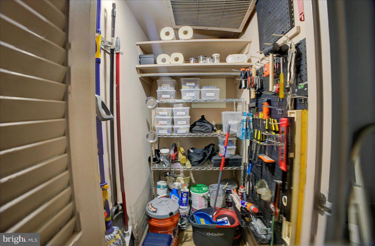 PARK TOWERS EAST - Residential