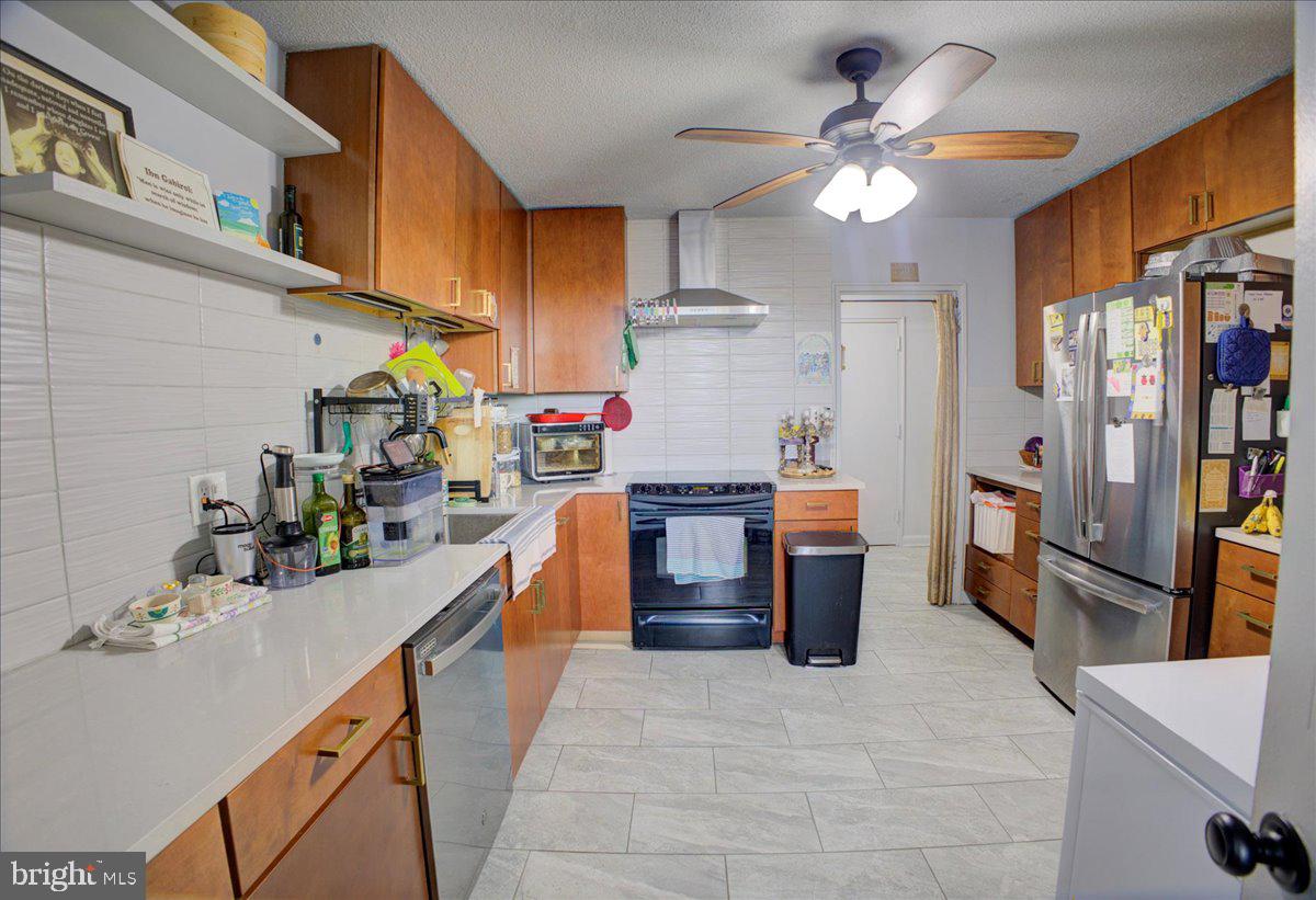 PARK TOWERS EAST - Residential