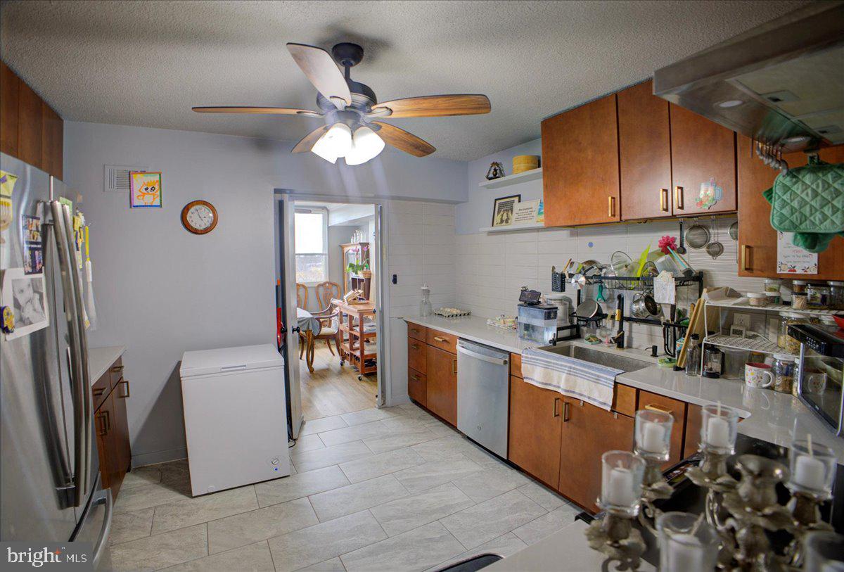 PARK TOWERS EAST - Residential