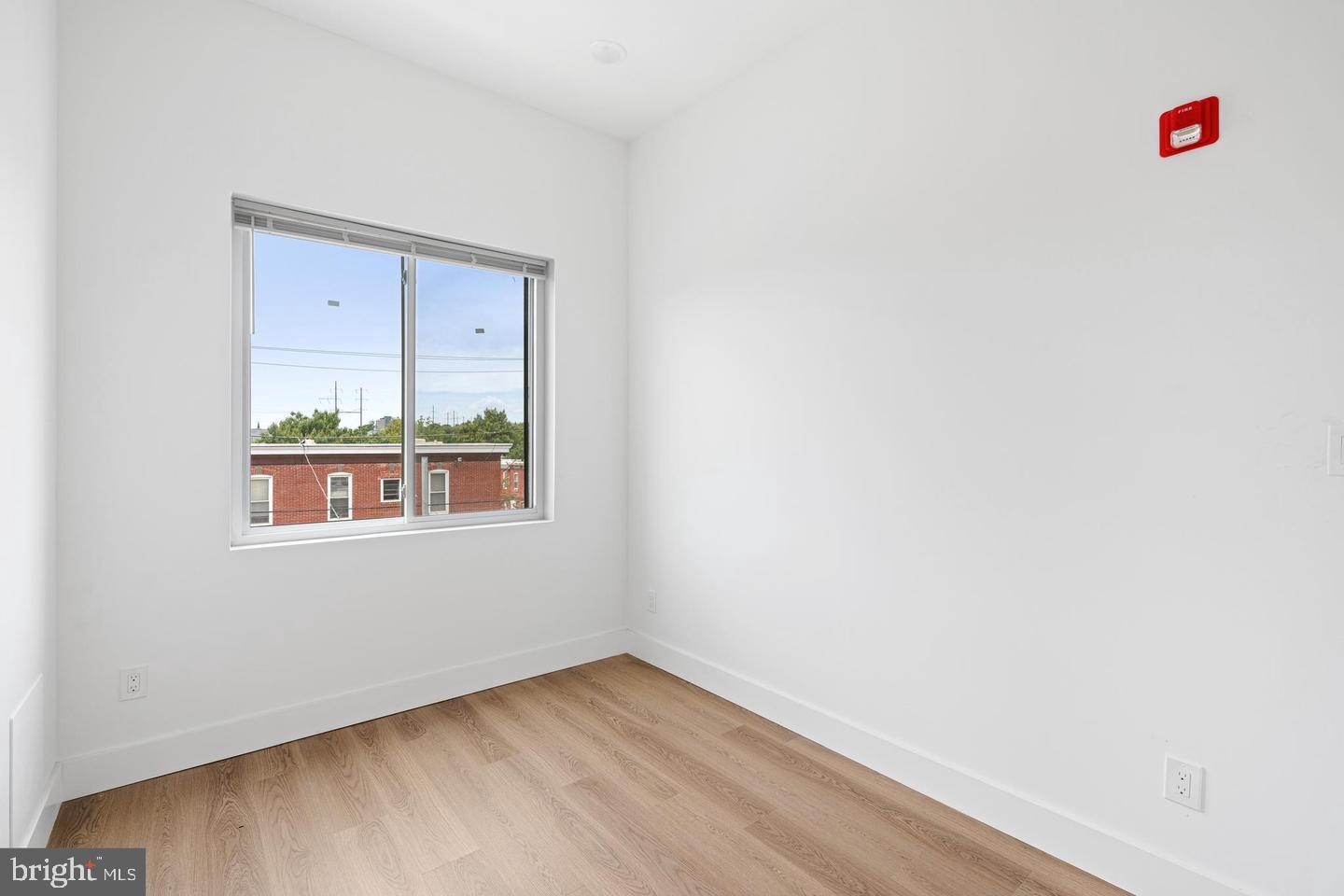 PARKSIDE - Commercial Sale