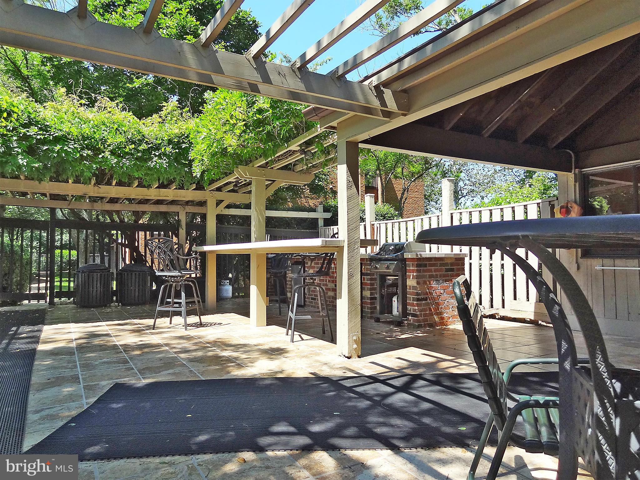 NORTH GREEN CONDOMINIUMS - Residential Lease