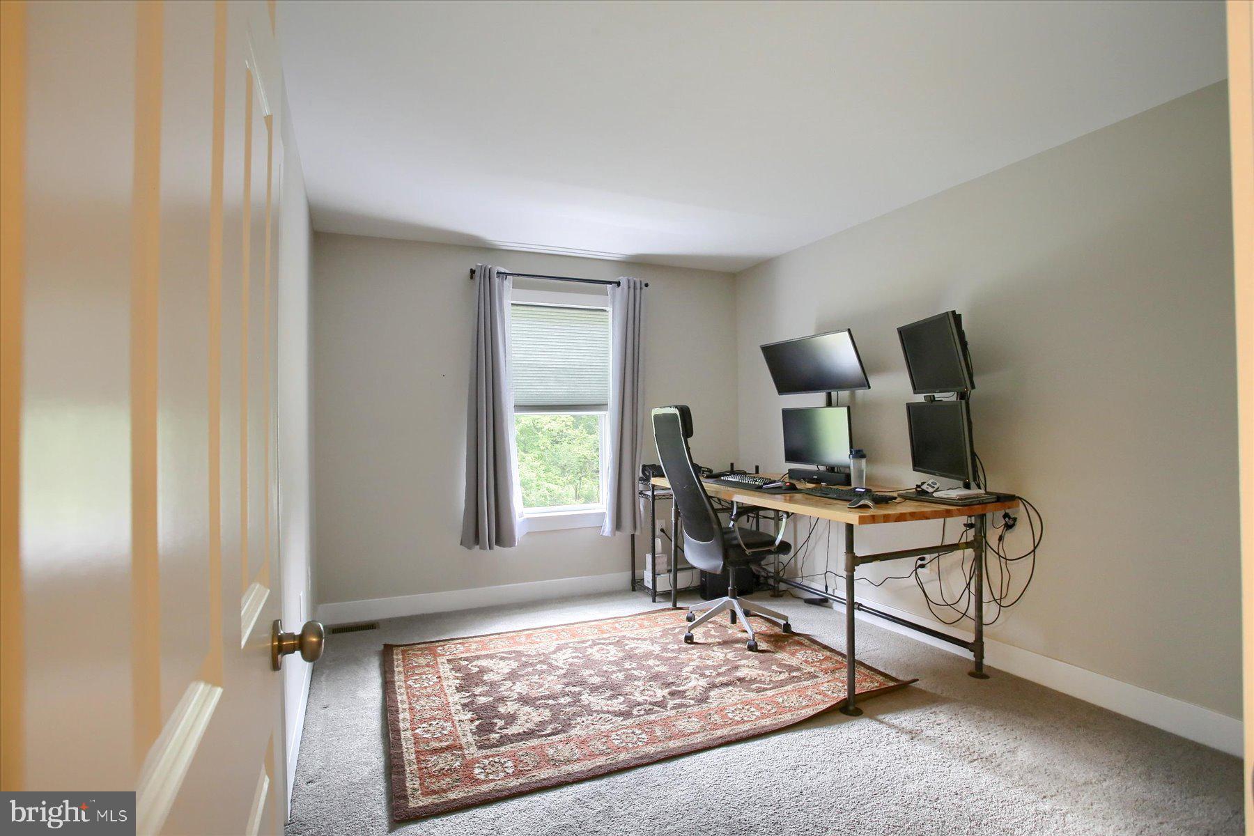 HANBURY COURT - Residential