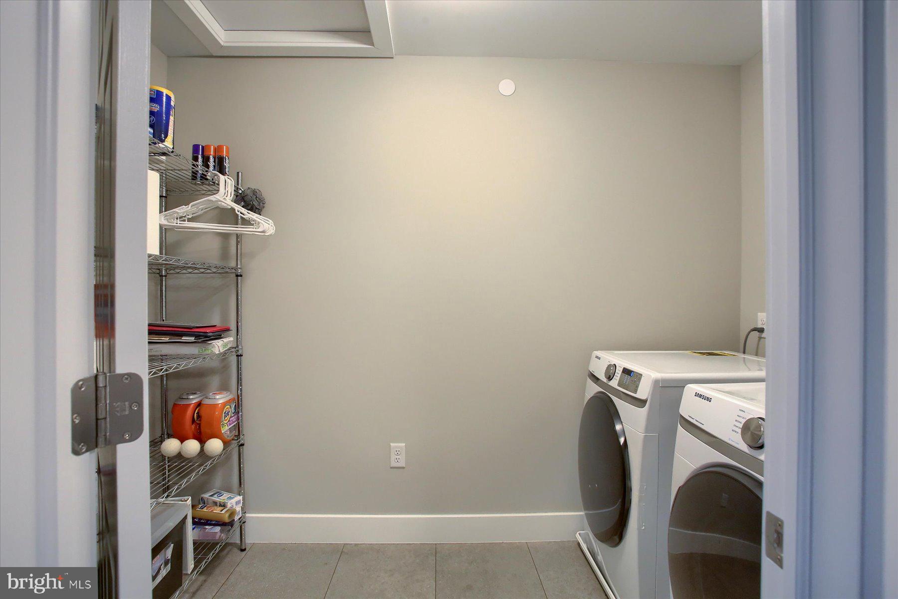 HANBURY COURT - Residential