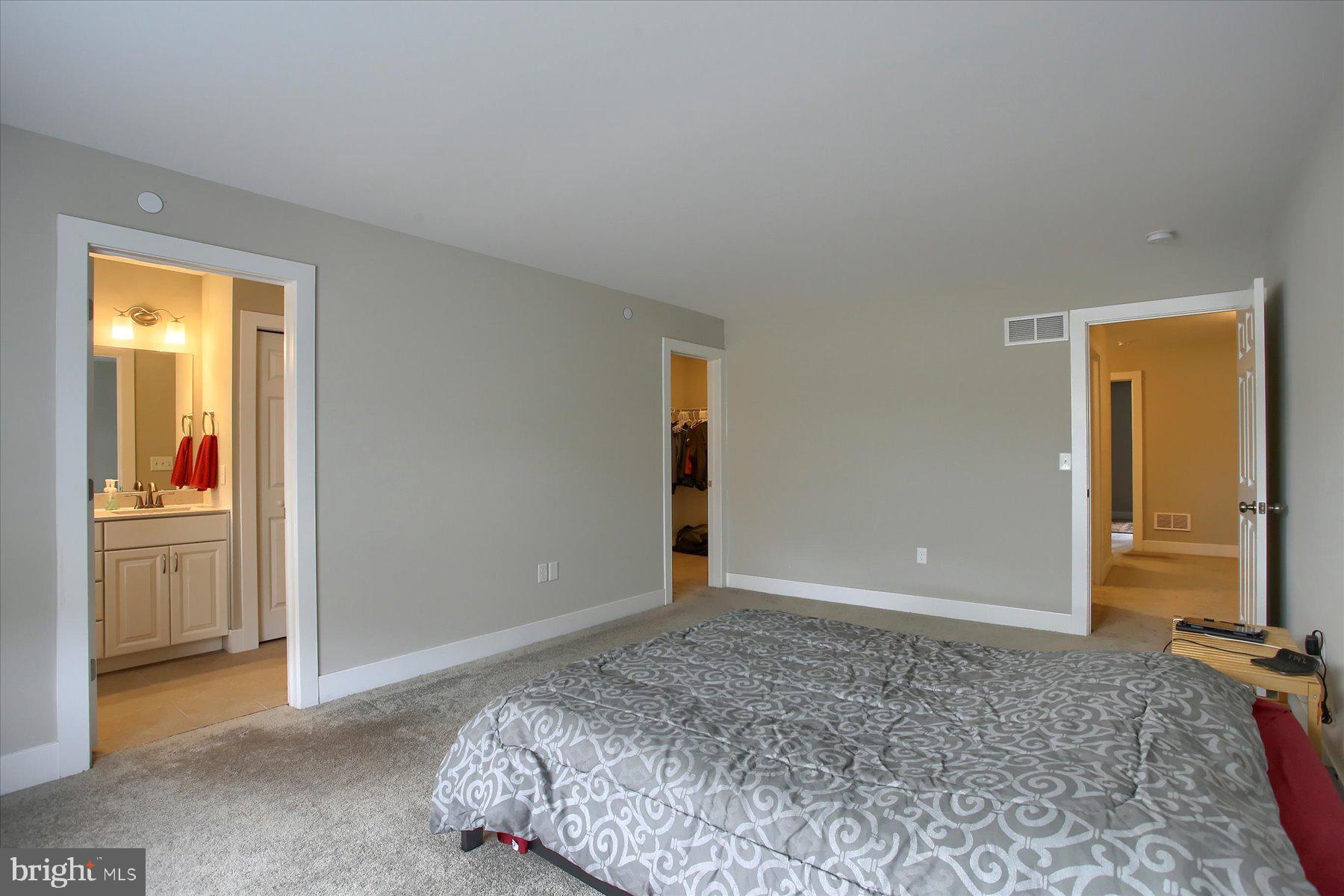 HANBURY COURT - Residential