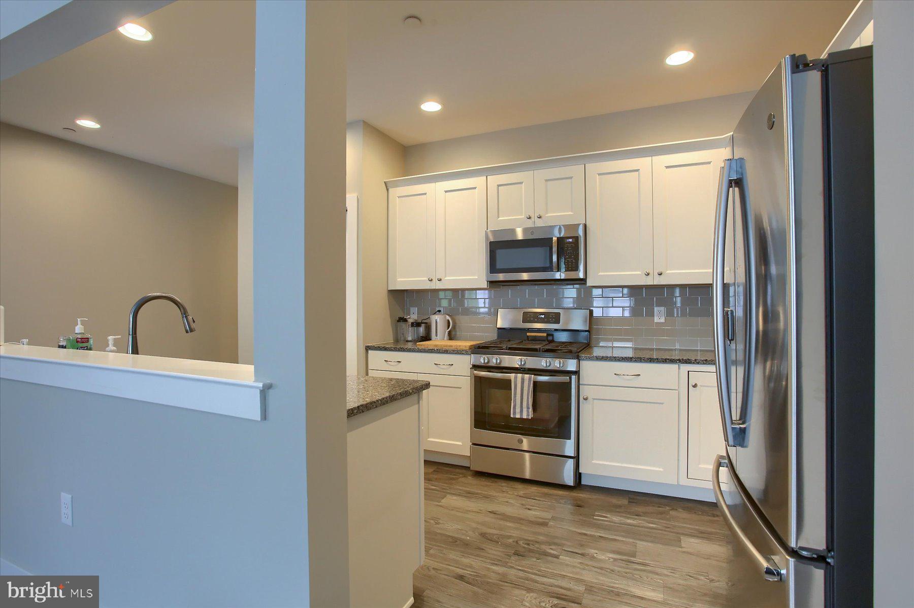 HANBURY COURT - Residential