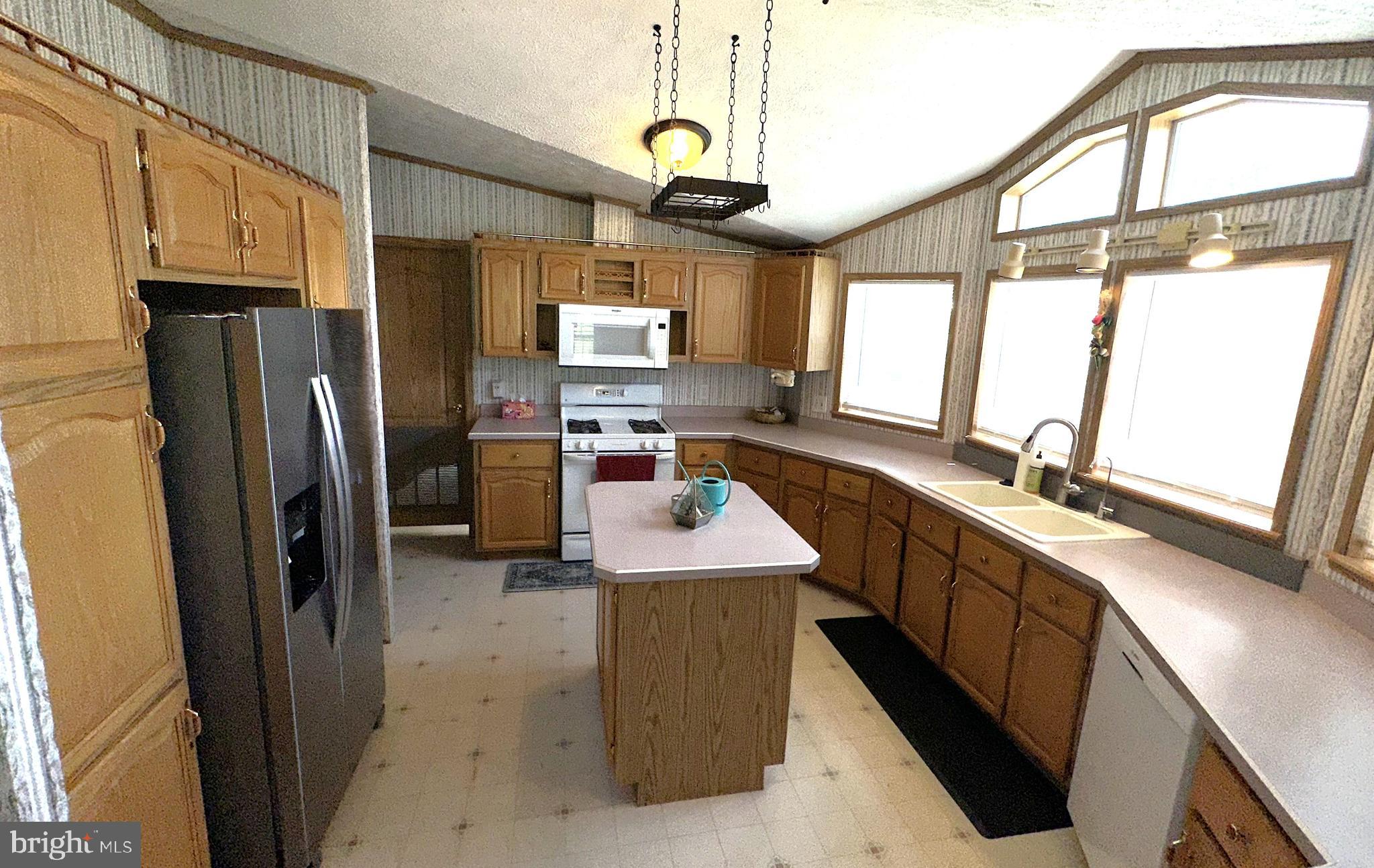 8013 GANNETT COURT
