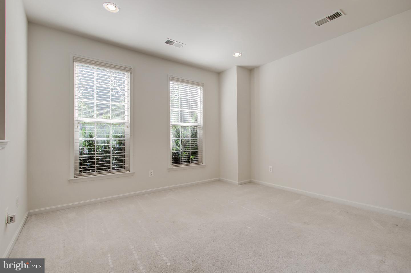 BRAMBLETON OVERLOOK - Residential Lease