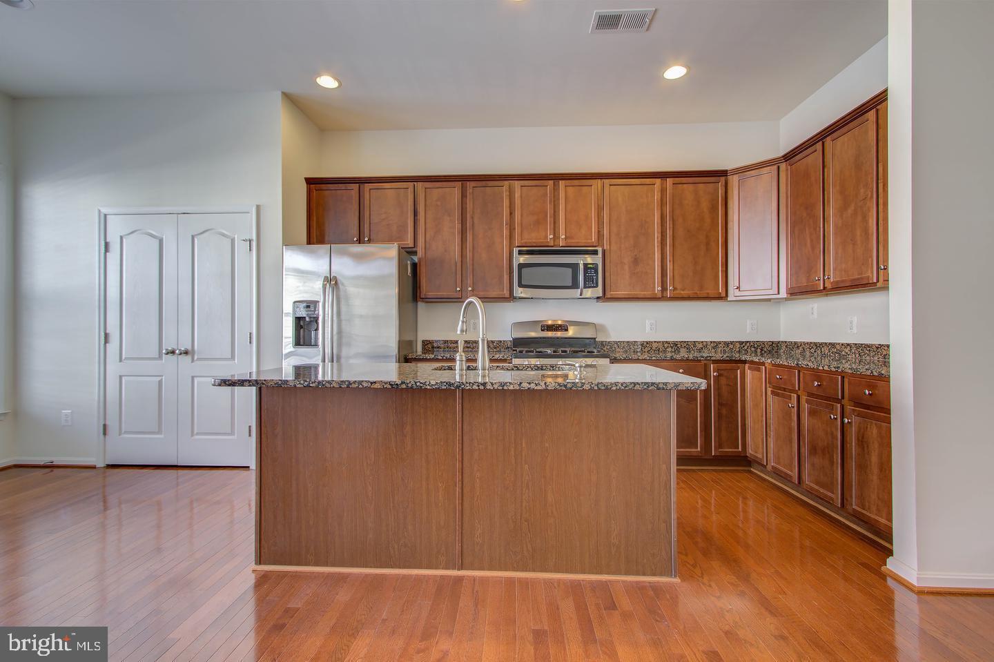 BRAMBLETON OVERLOOK - Residential Lease