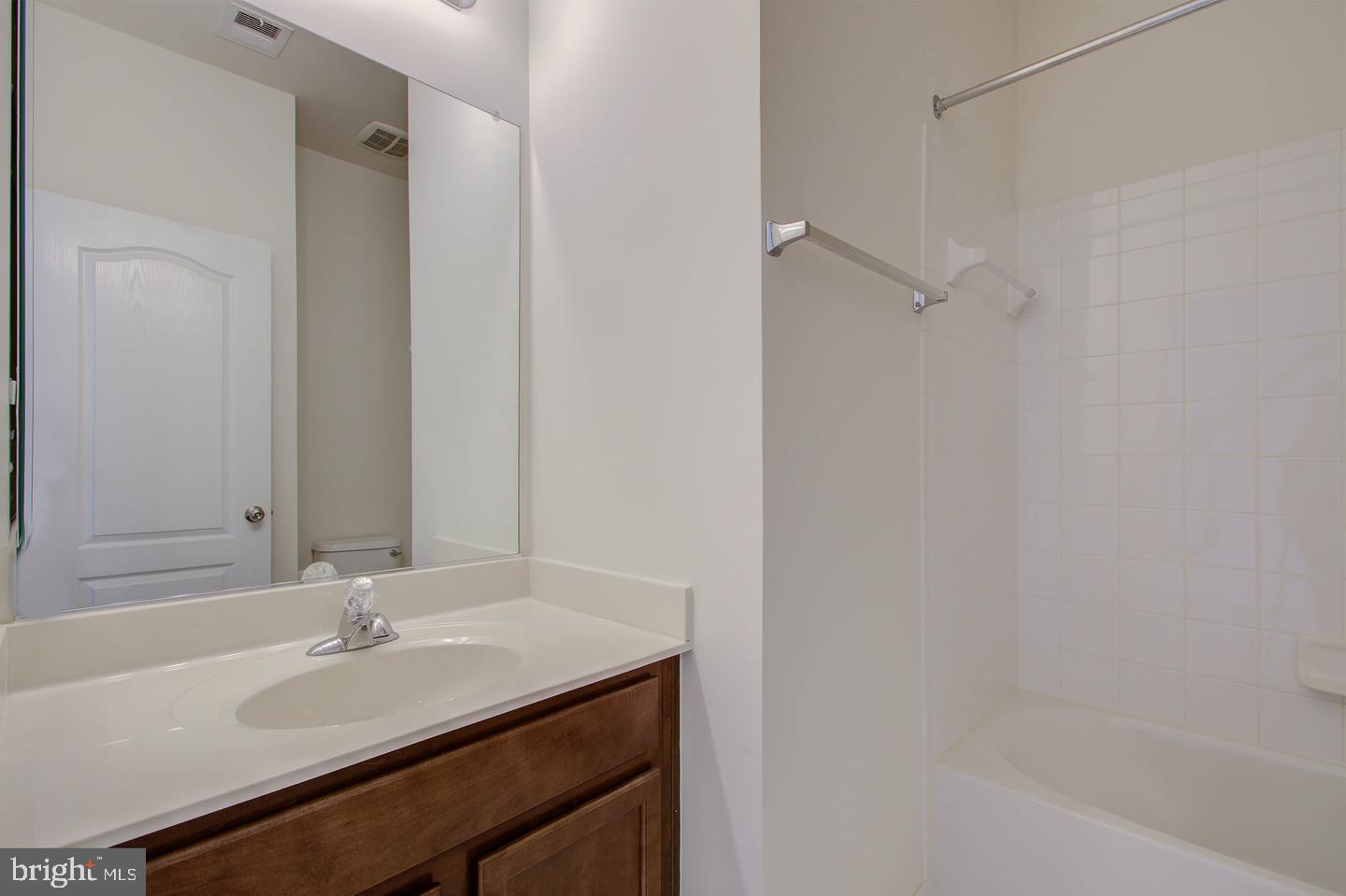 BRAMBLETON OVERLOOK - Residential Lease