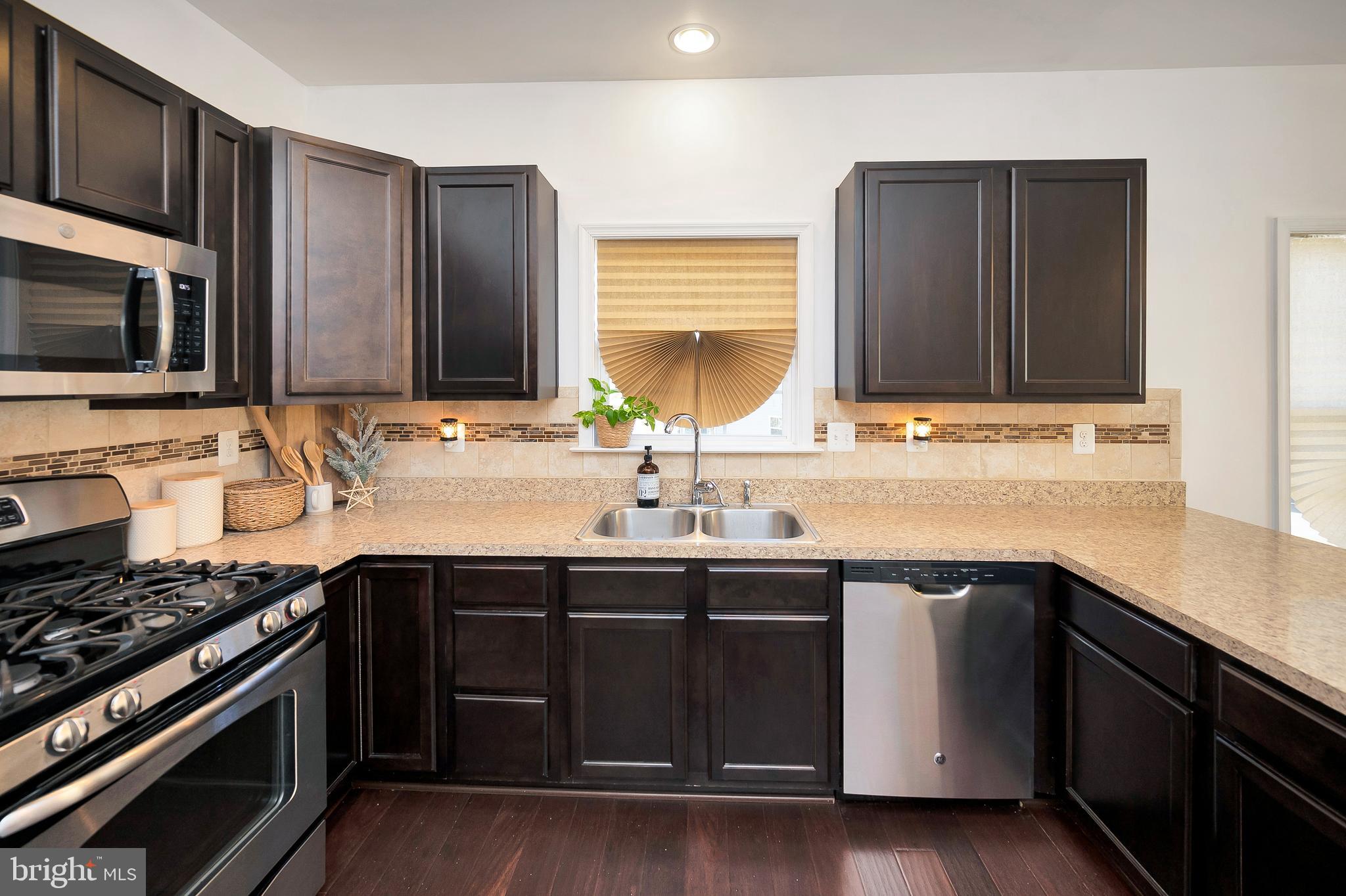 WILDERNESS SHORES - Residential