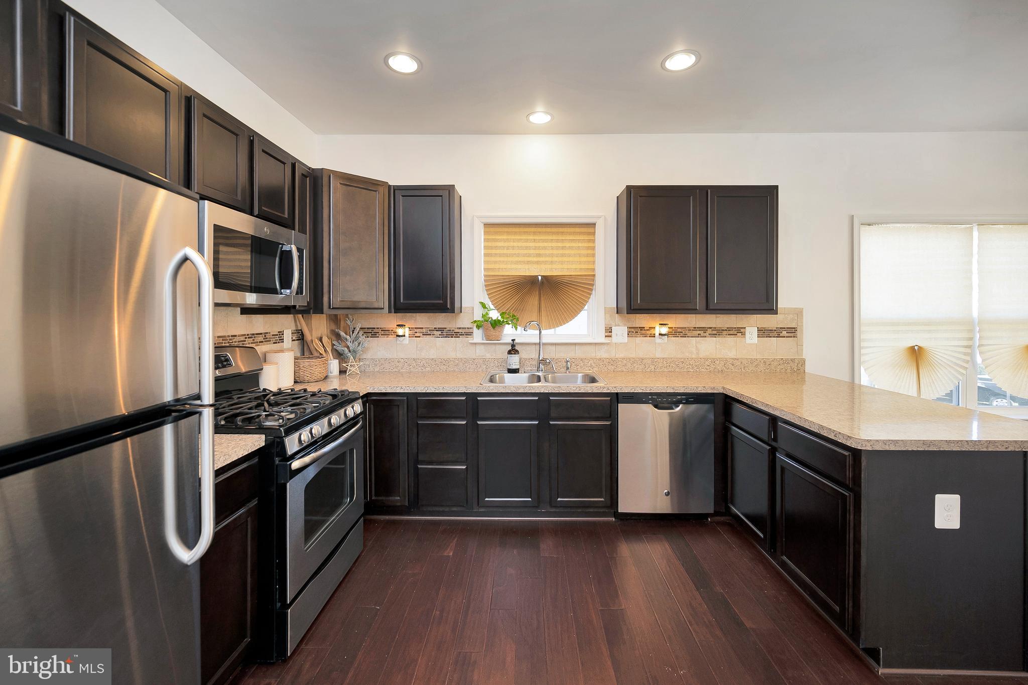 WILDERNESS SHORES - Residential