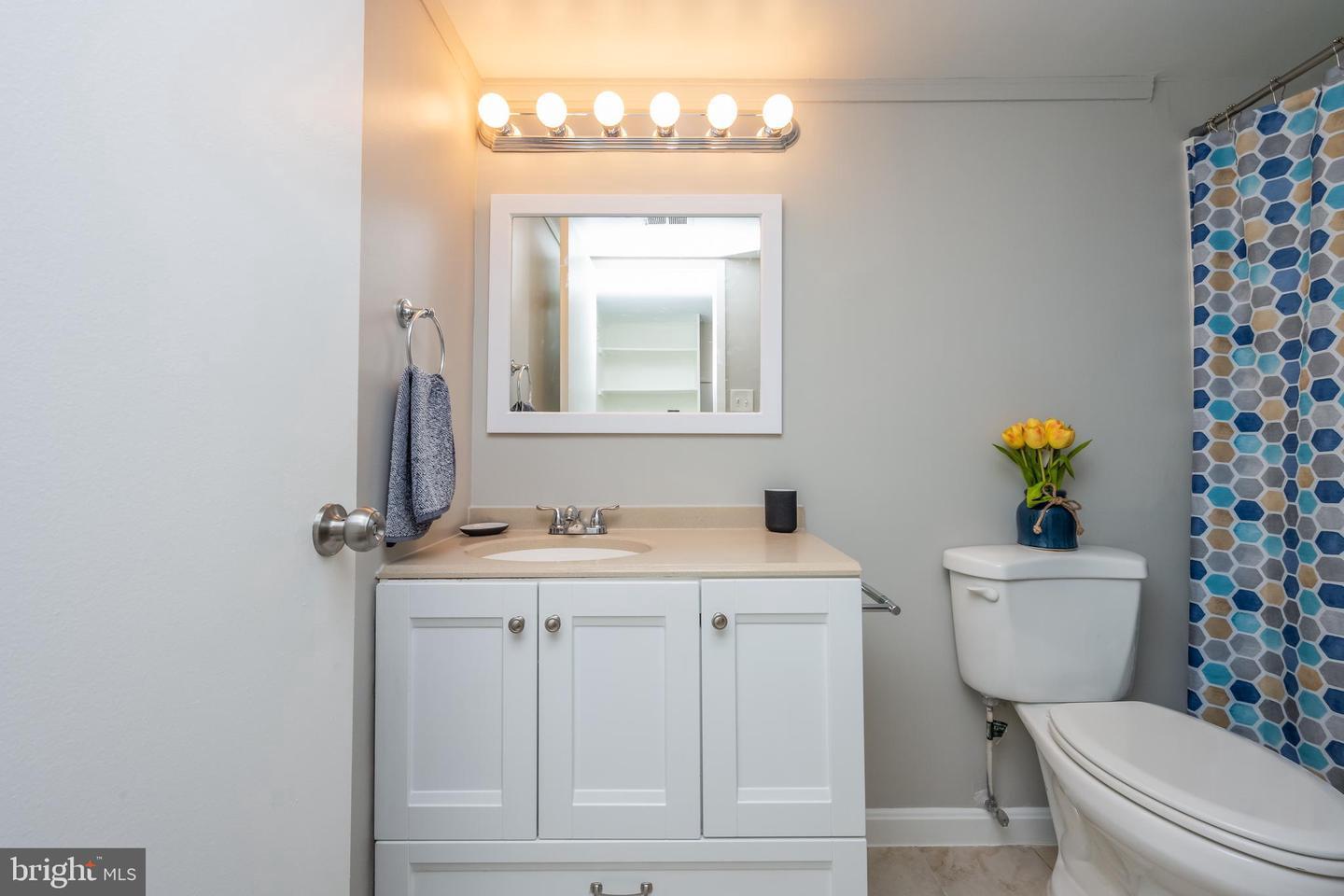 1403 NORTHGATE 1B