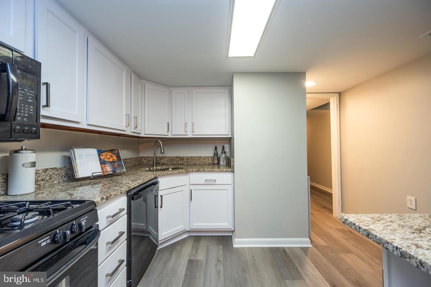 1403 NORTHGATE 1B