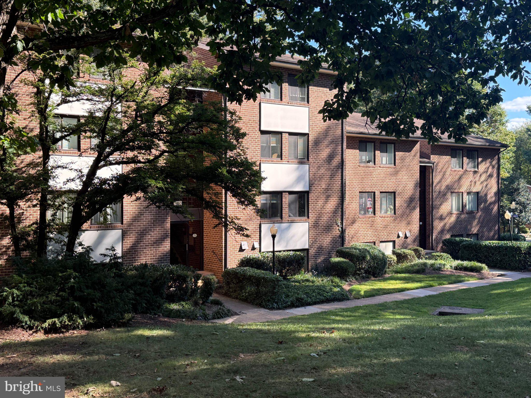 1403 NORTHGATE 1B