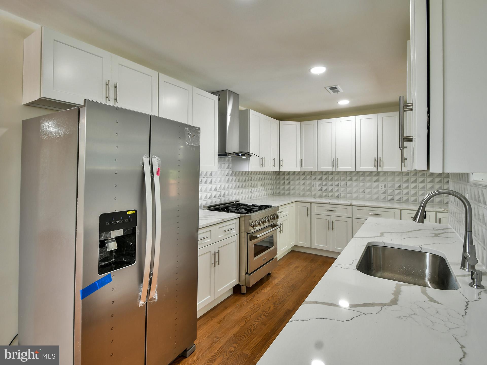 HUNTERS MILL ESTATES - Residential