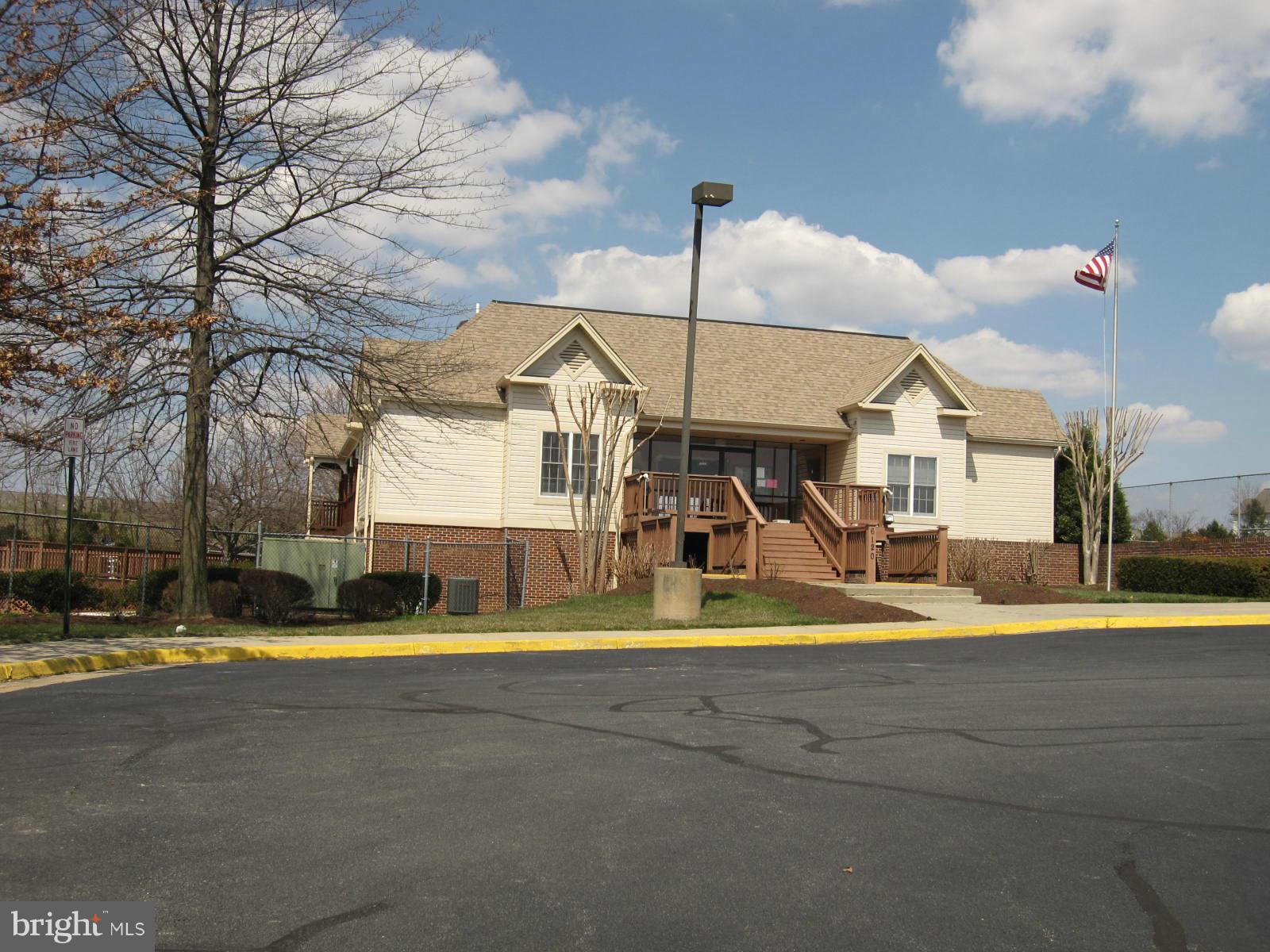 VICTORIA CROSSINGS AT MANCHESTER LAKES - Residential
