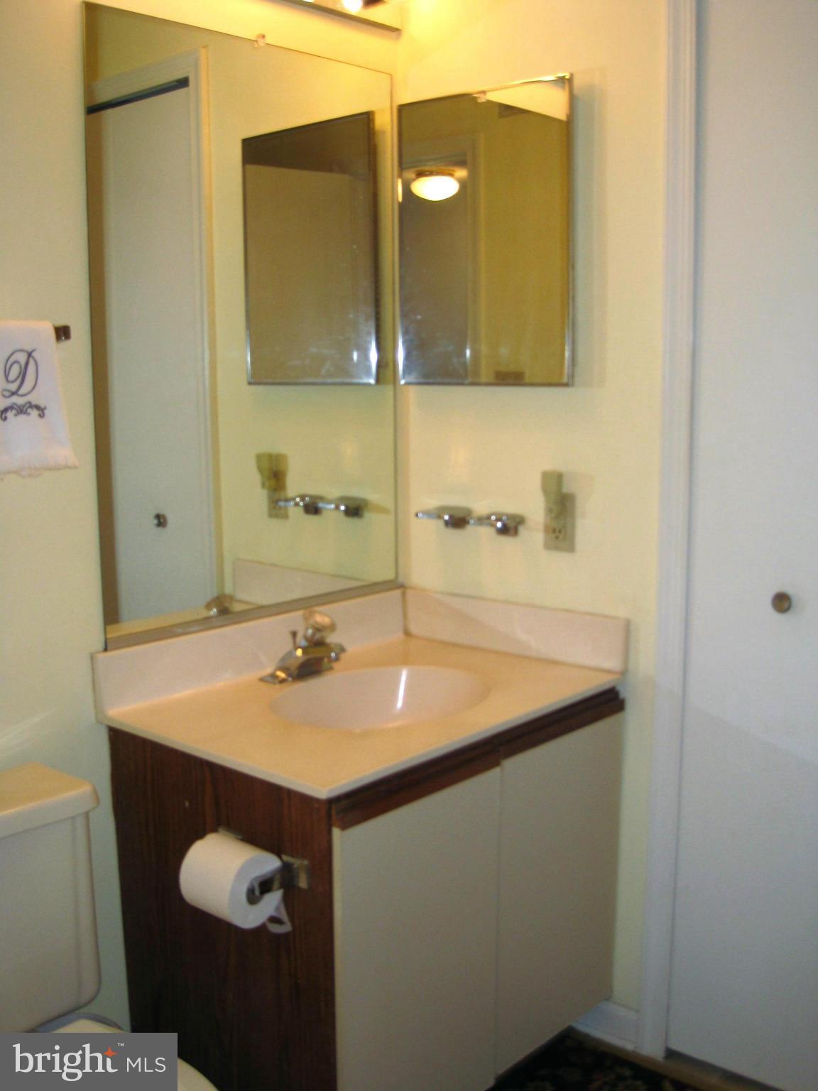 VICTORIA CROSSINGS AT MANCHESTER LAKES - Residential