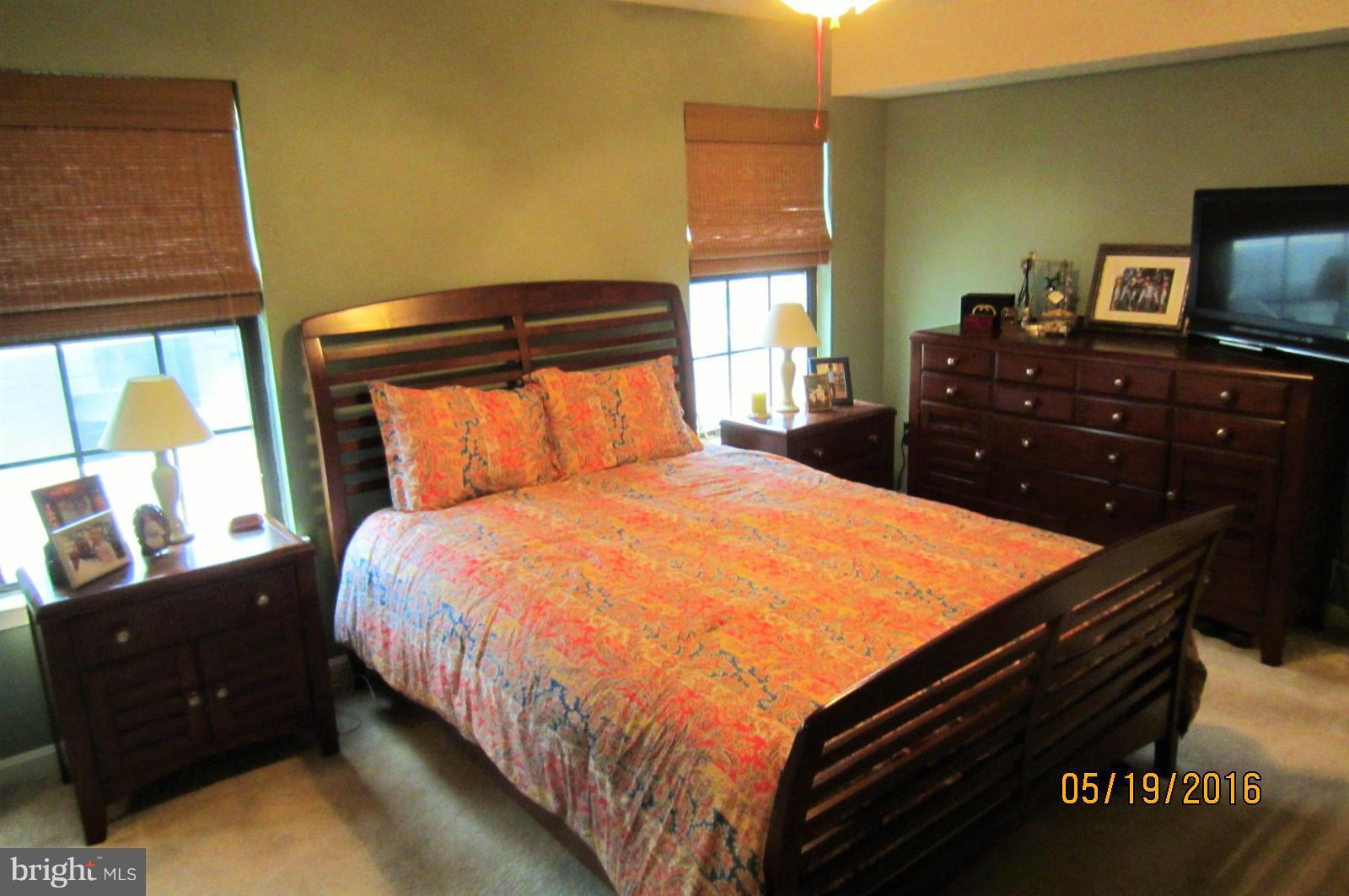 VICTORIA CROSSINGS AT MANCHESTER LAKES - Residential