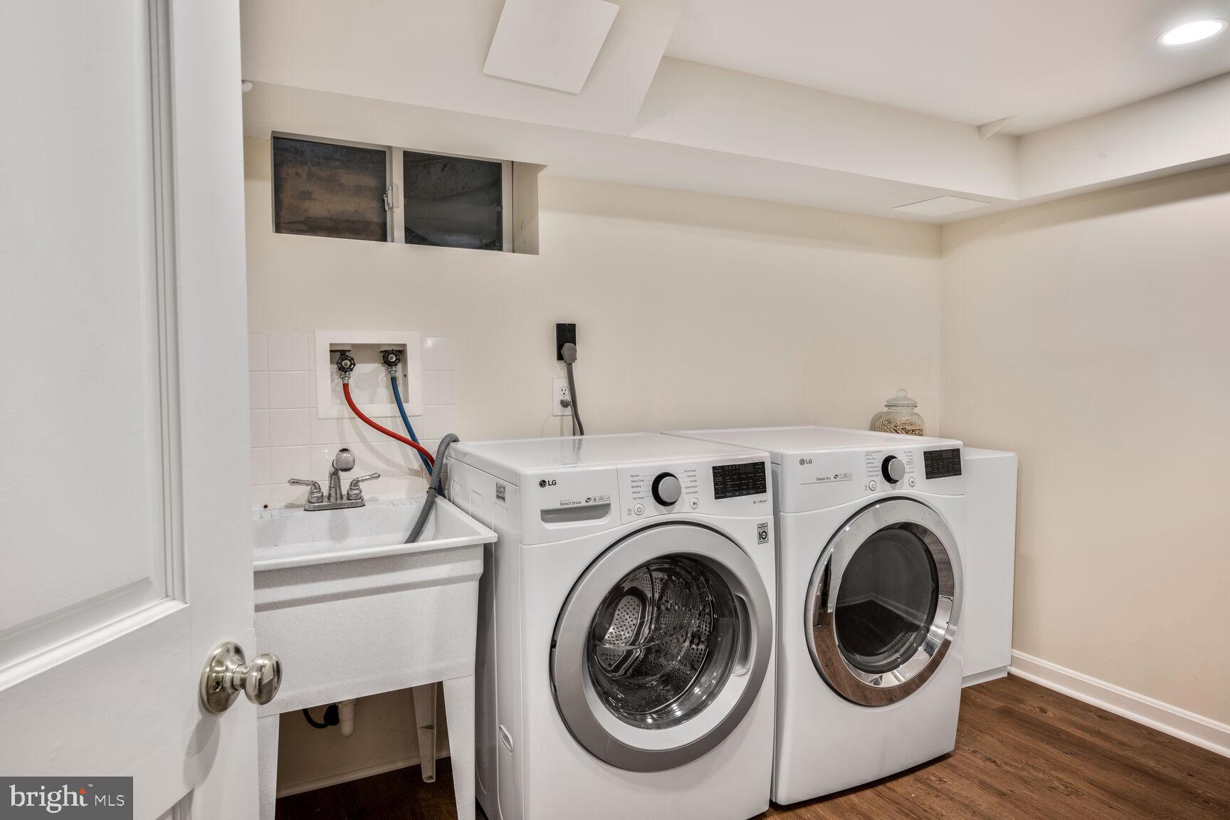 BROYHILL FOREST - Residential