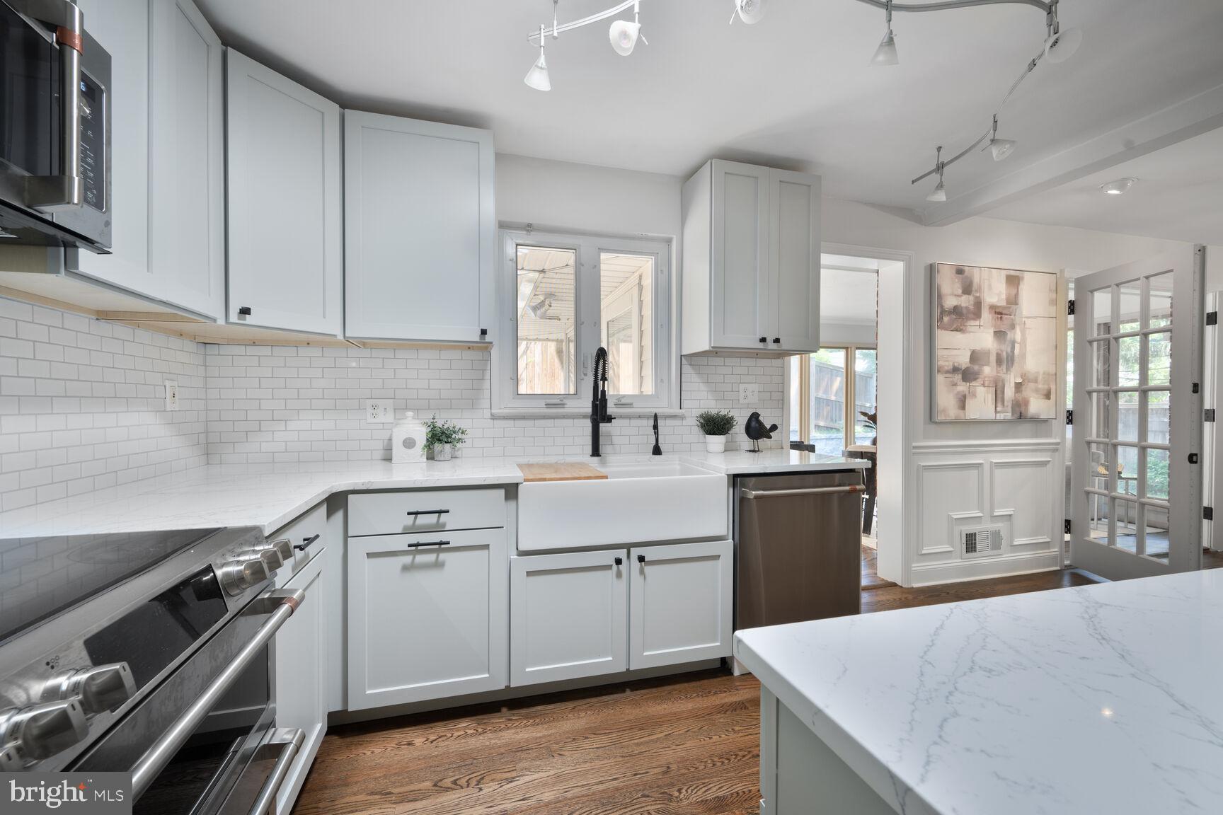 BROYHILL FOREST - Residential