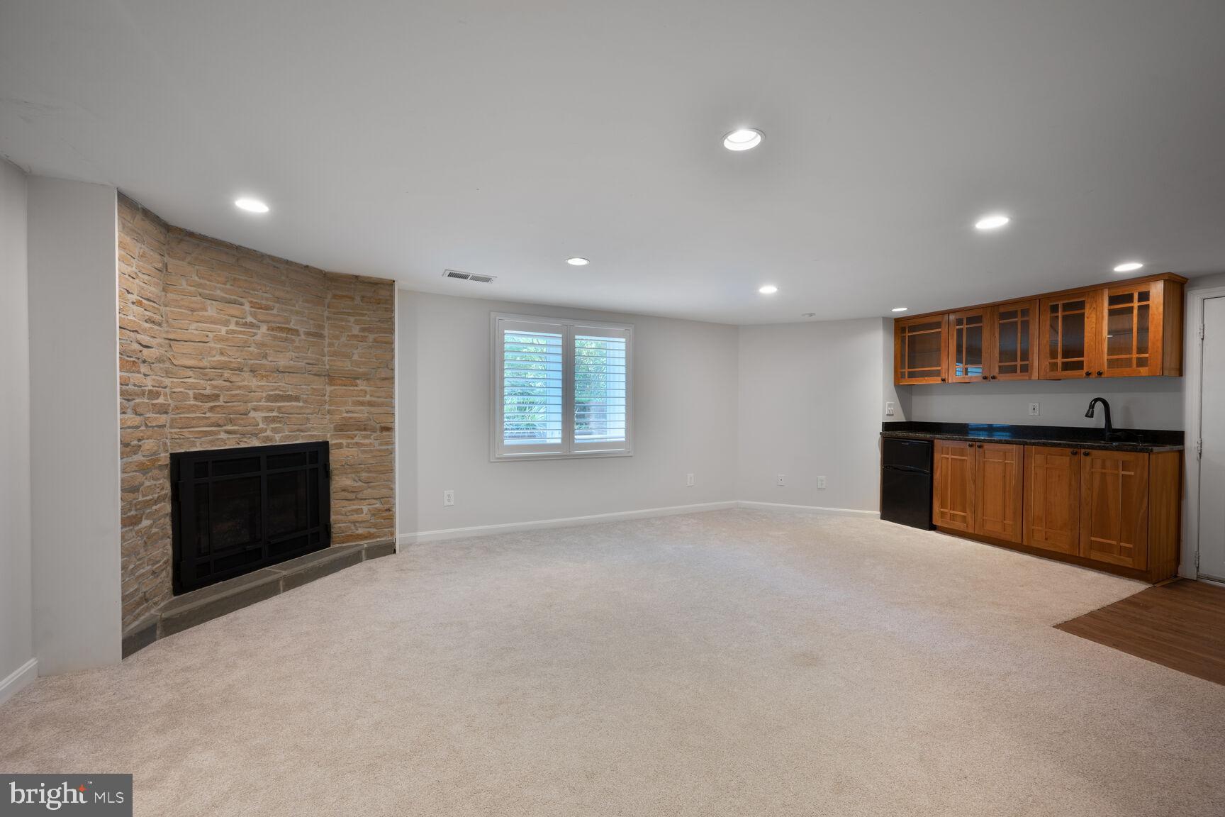 BROYHILL FOREST - Residential